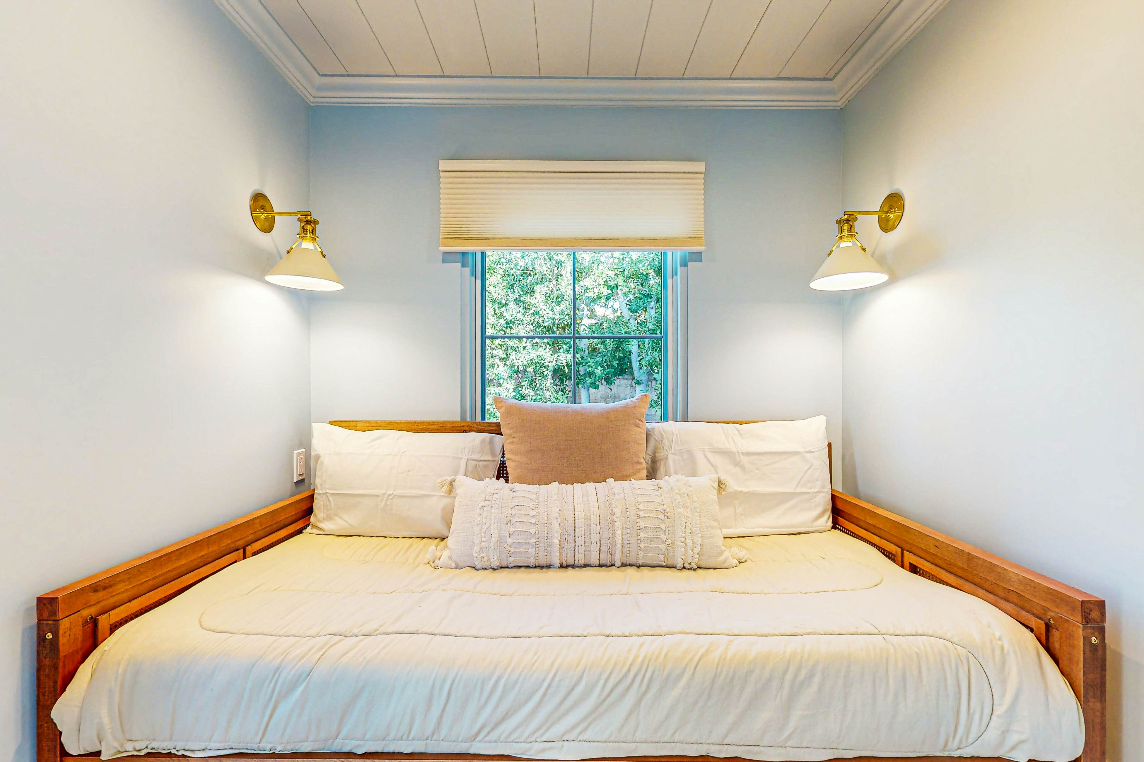 Movie Colony Hideaway - 947