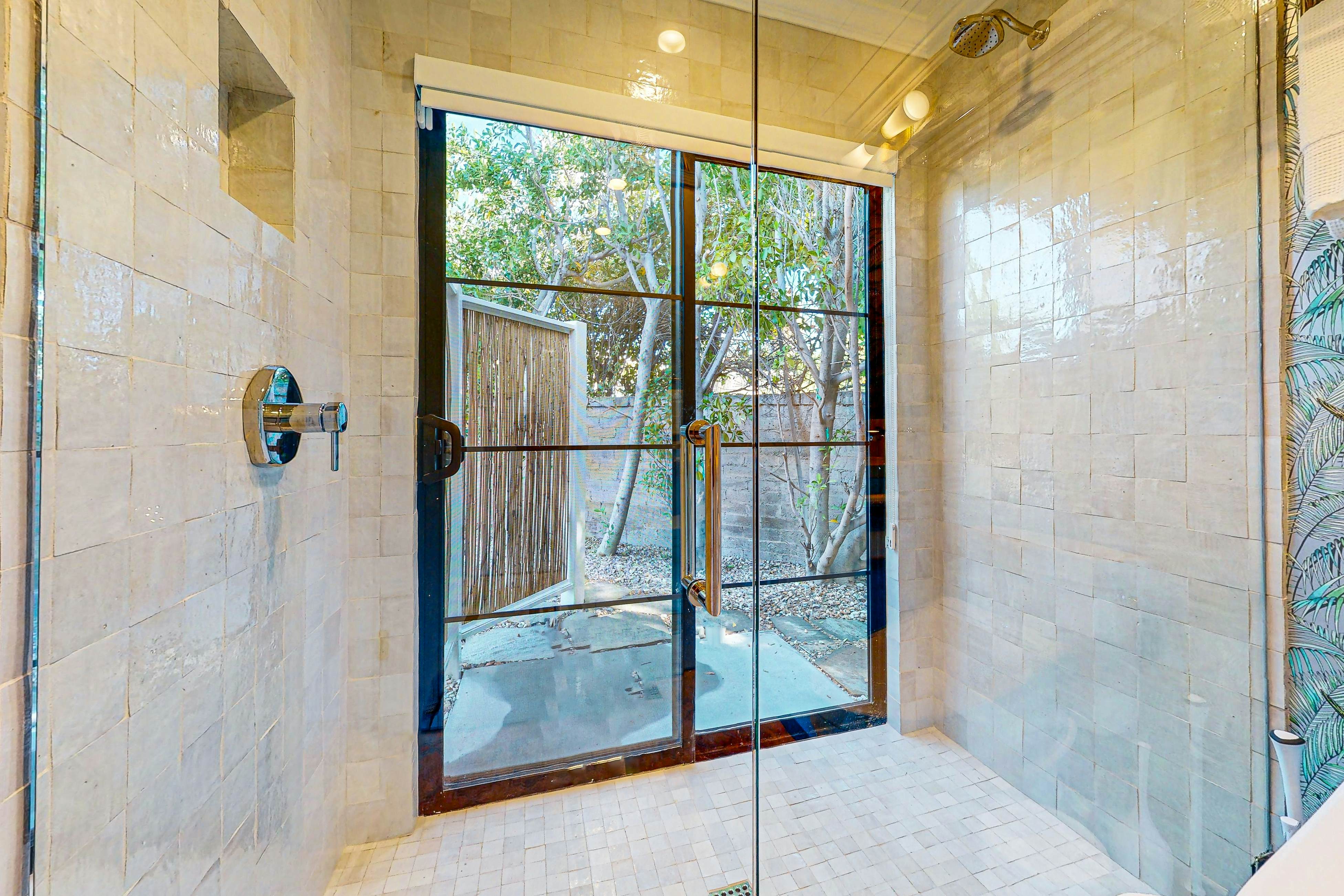 Movie Colony Hideaway - 947