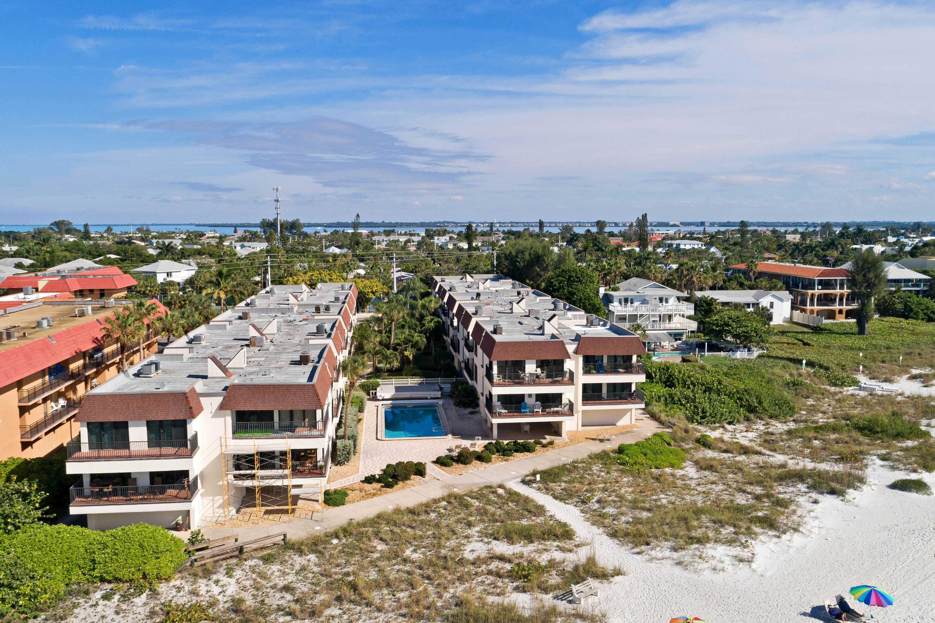 Water's Edge 105 South