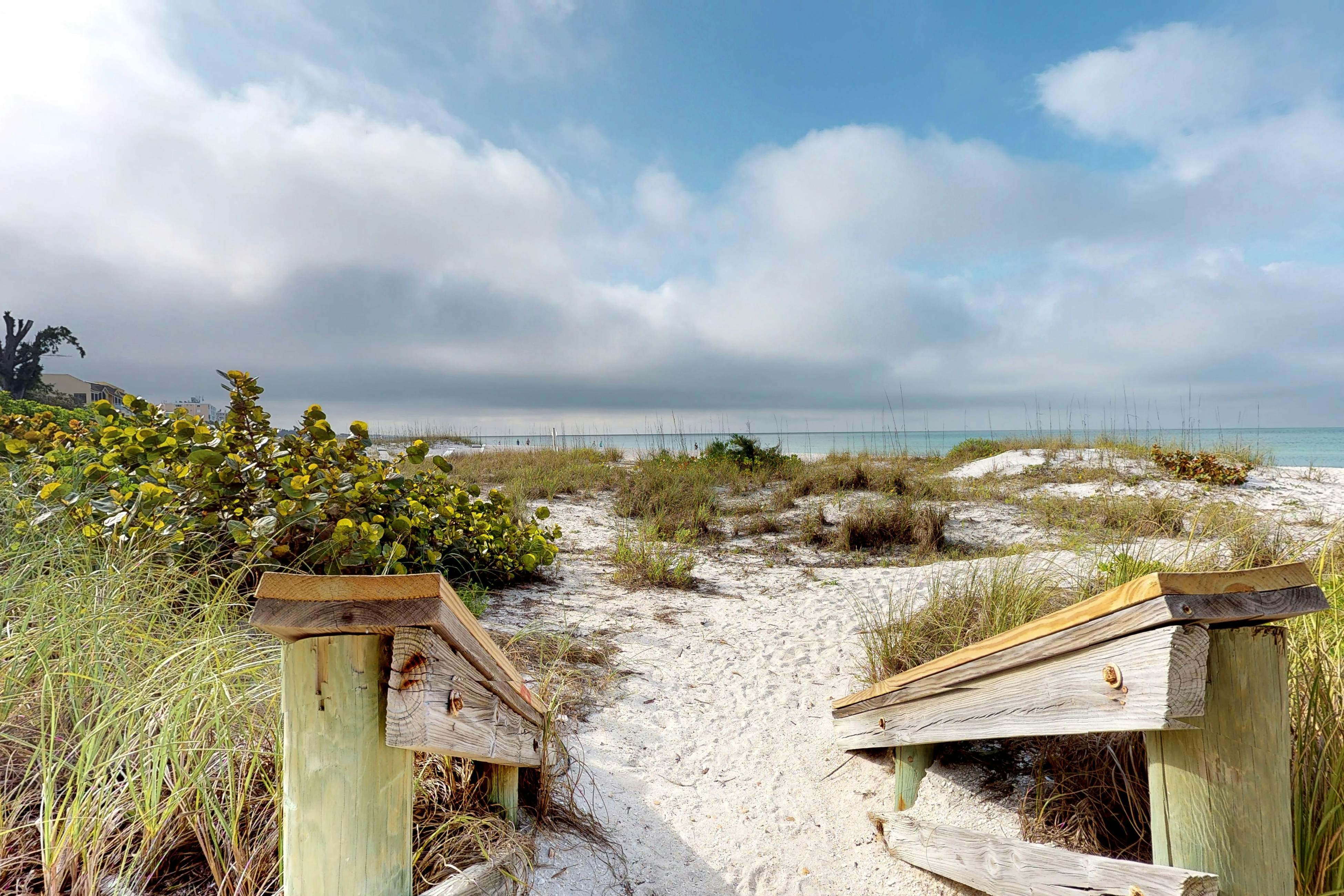 Water's Edge 105 South