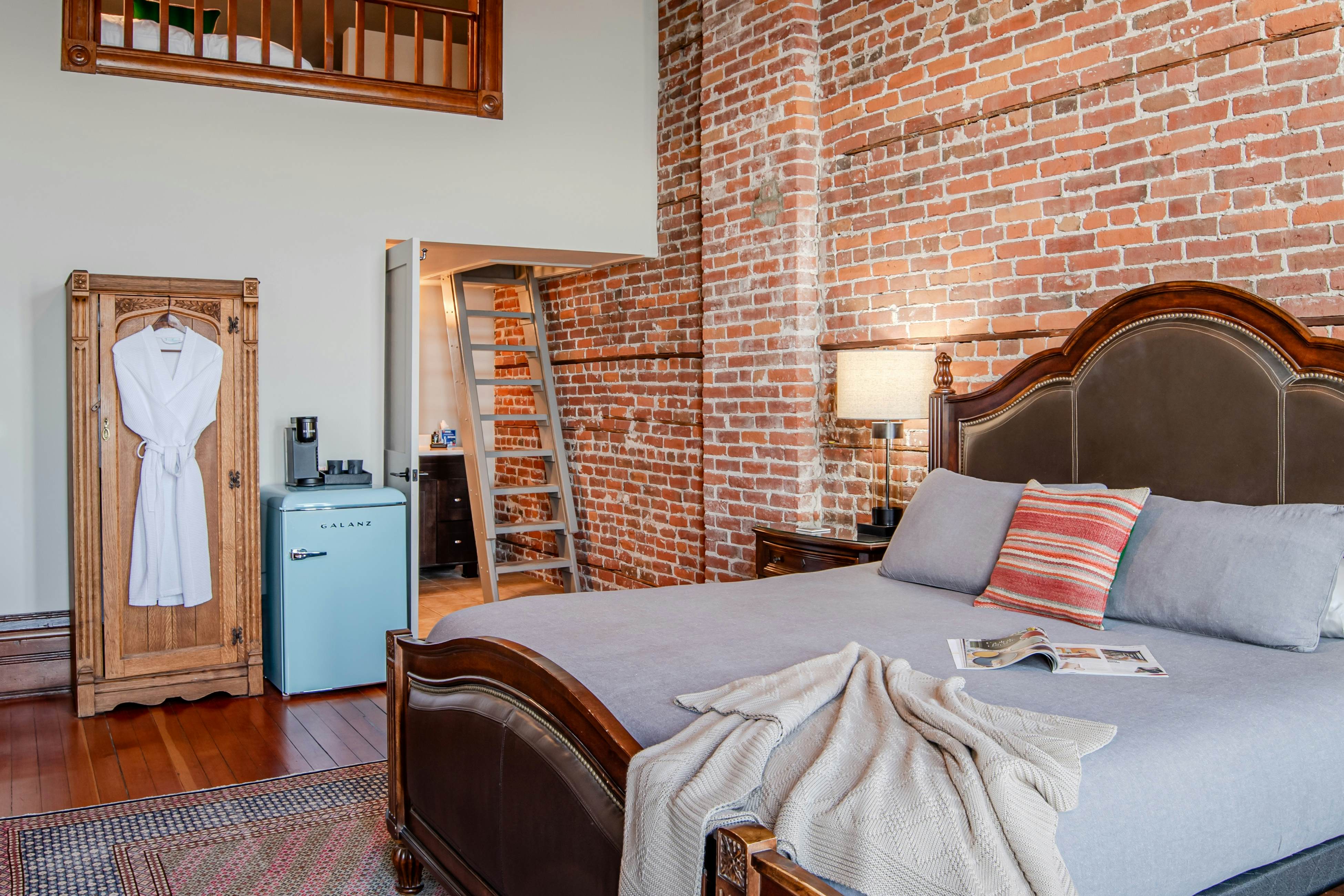 Room 203 Water View at The Belmont Hotel