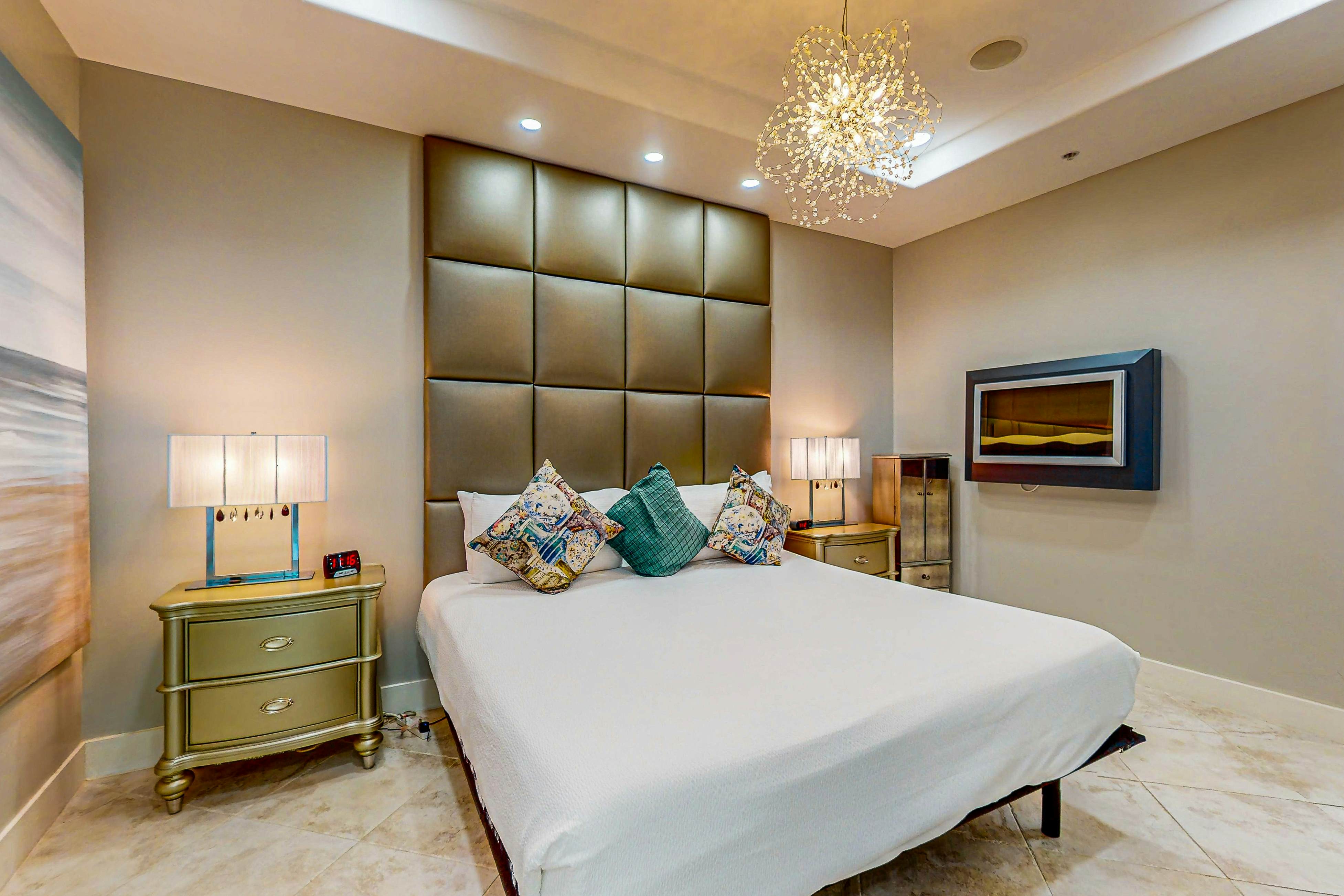 Diamond Beach Crown Jewel - #714