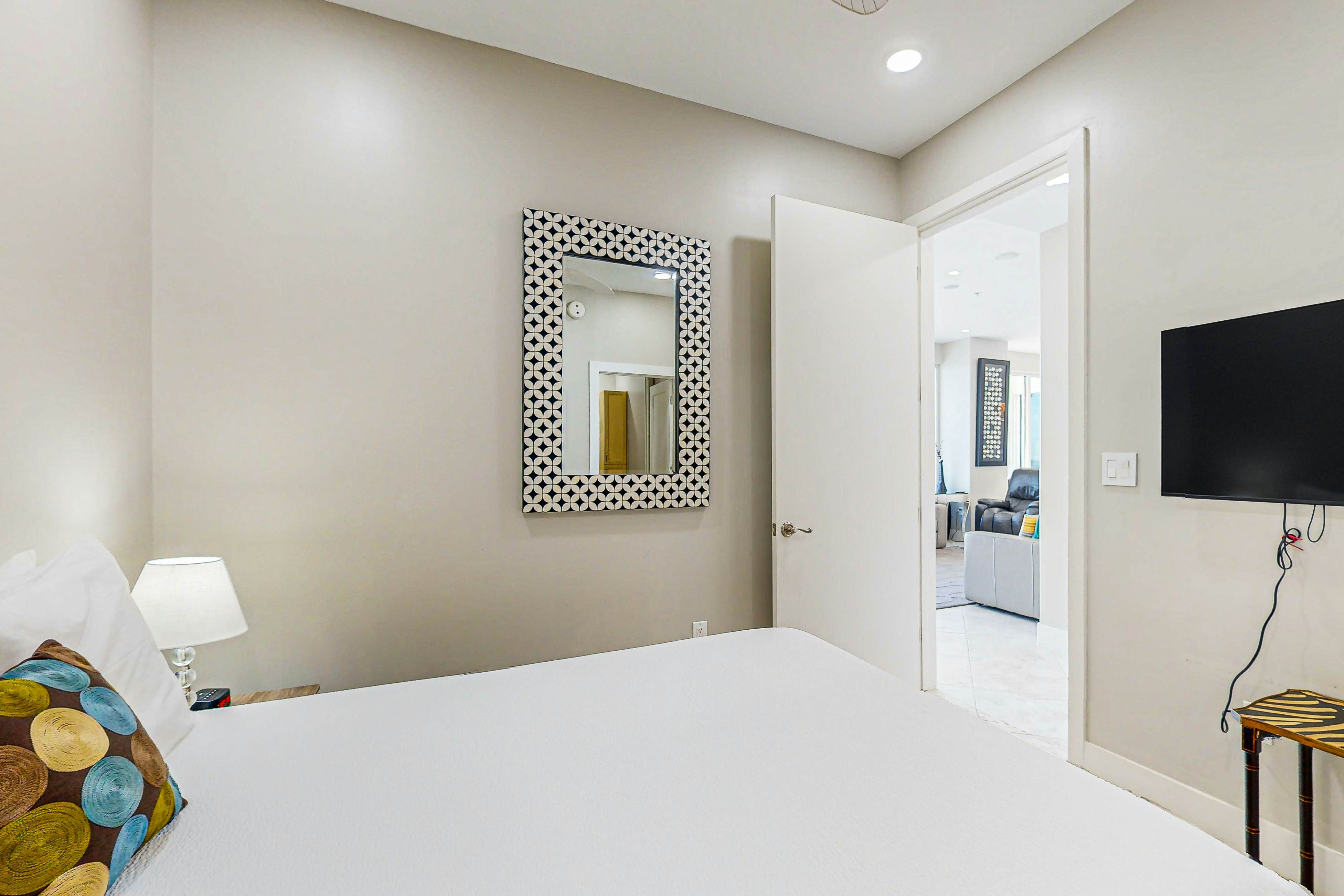 Diamond Beach Crown Jewel - #714