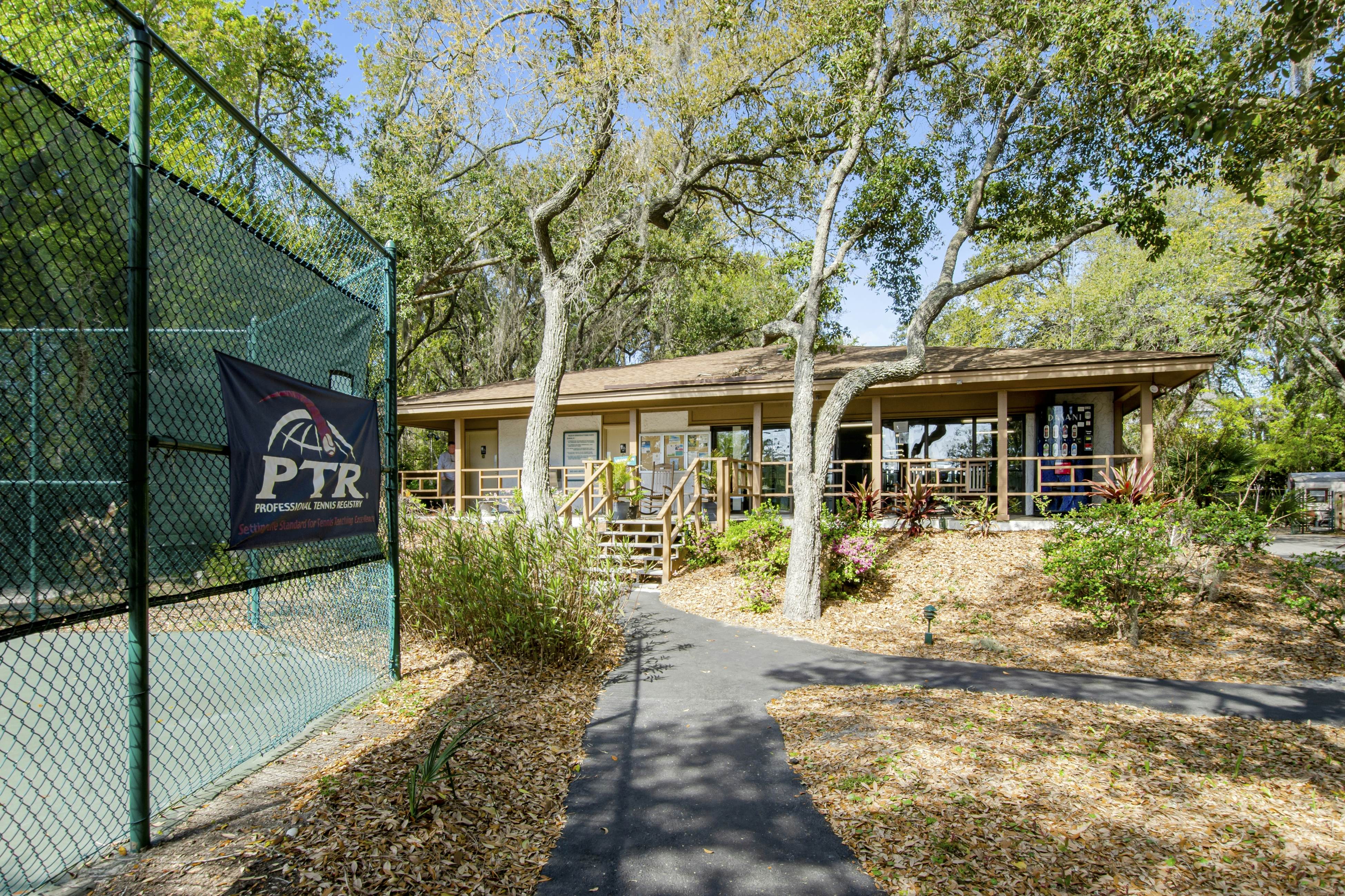 HH Beach & Tennis 302AR