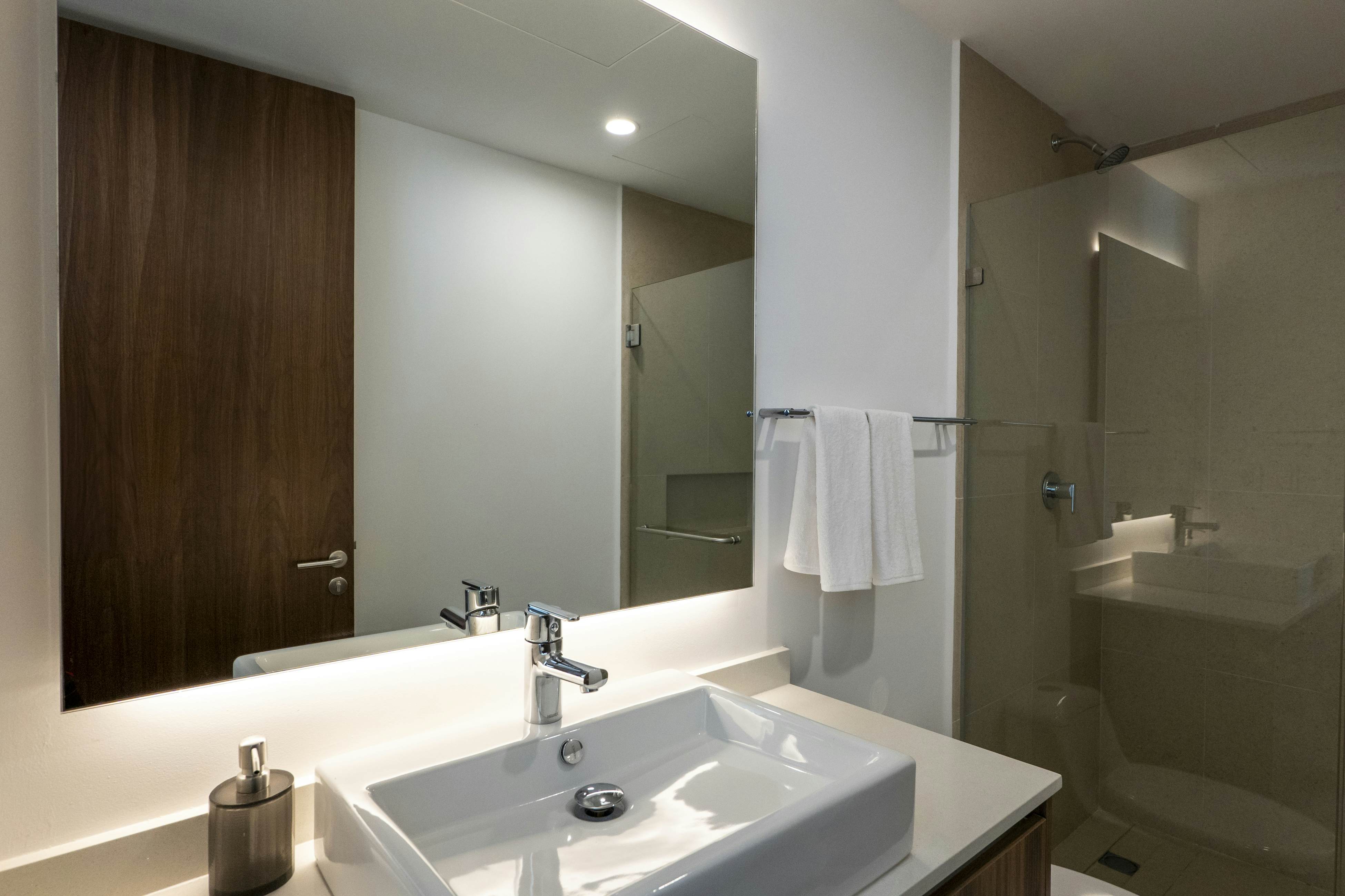 Whispering Palms TL  B114