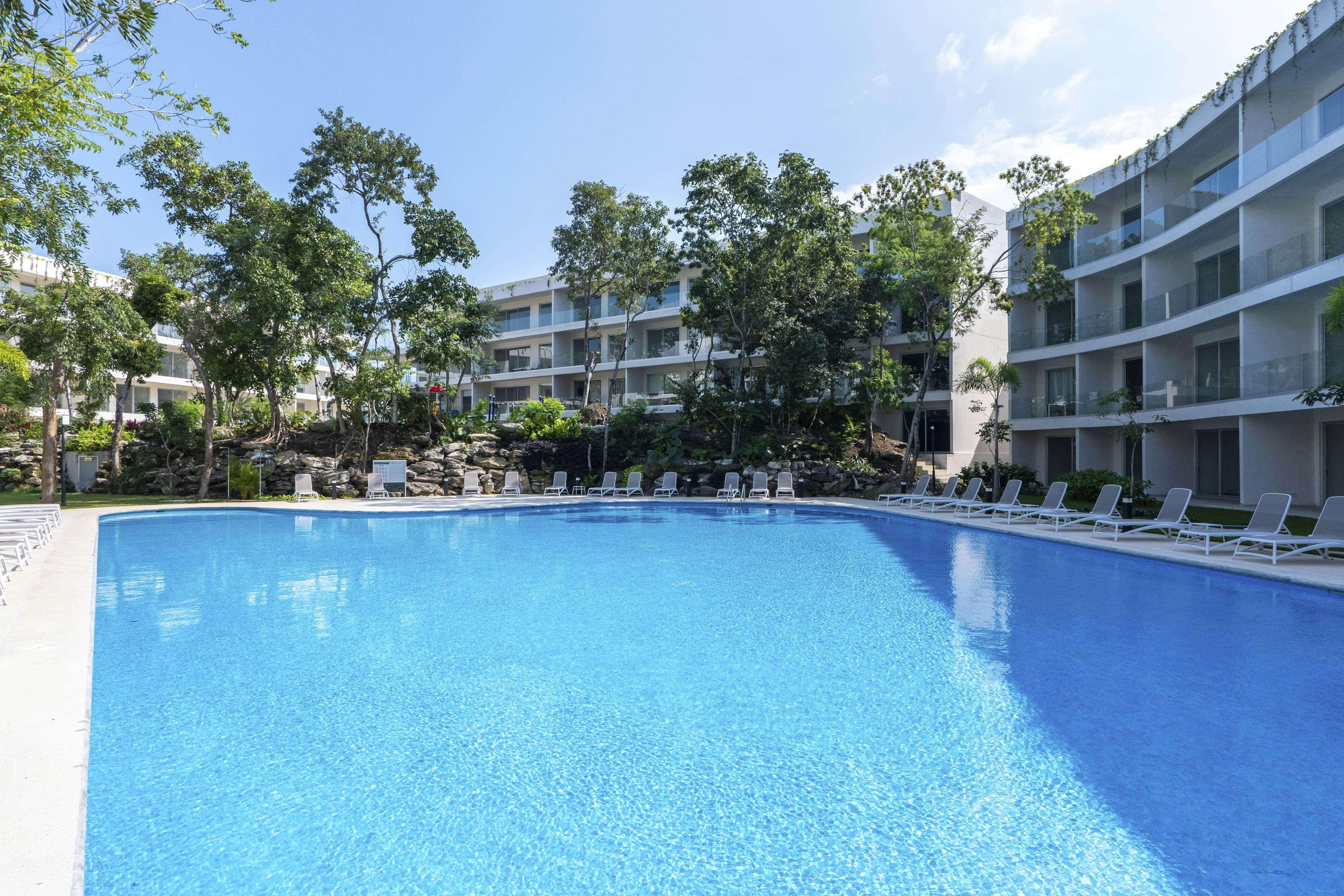 Whispering Palms TL  B114