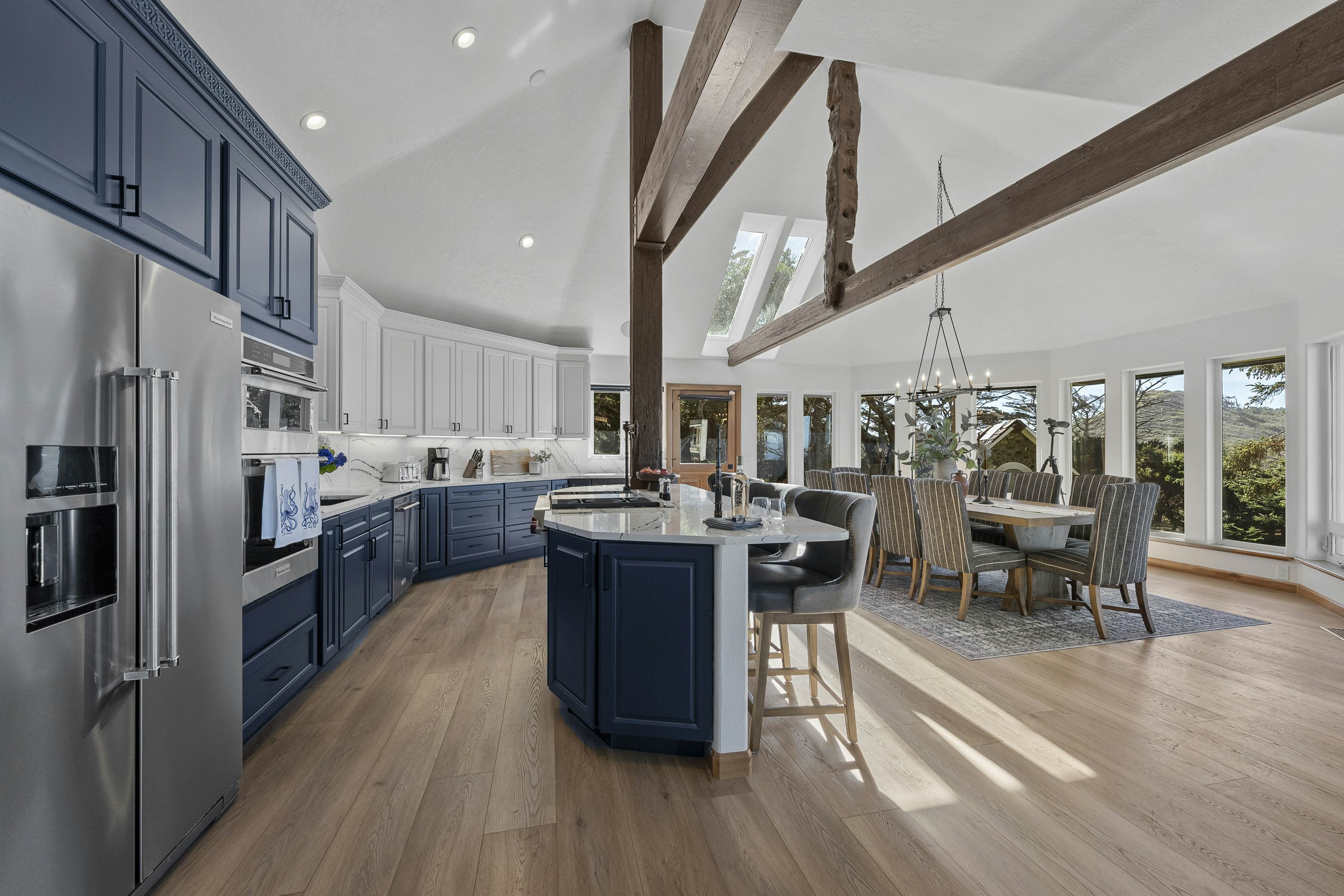 Pirate Cove Retreat -Main Home & Cottage