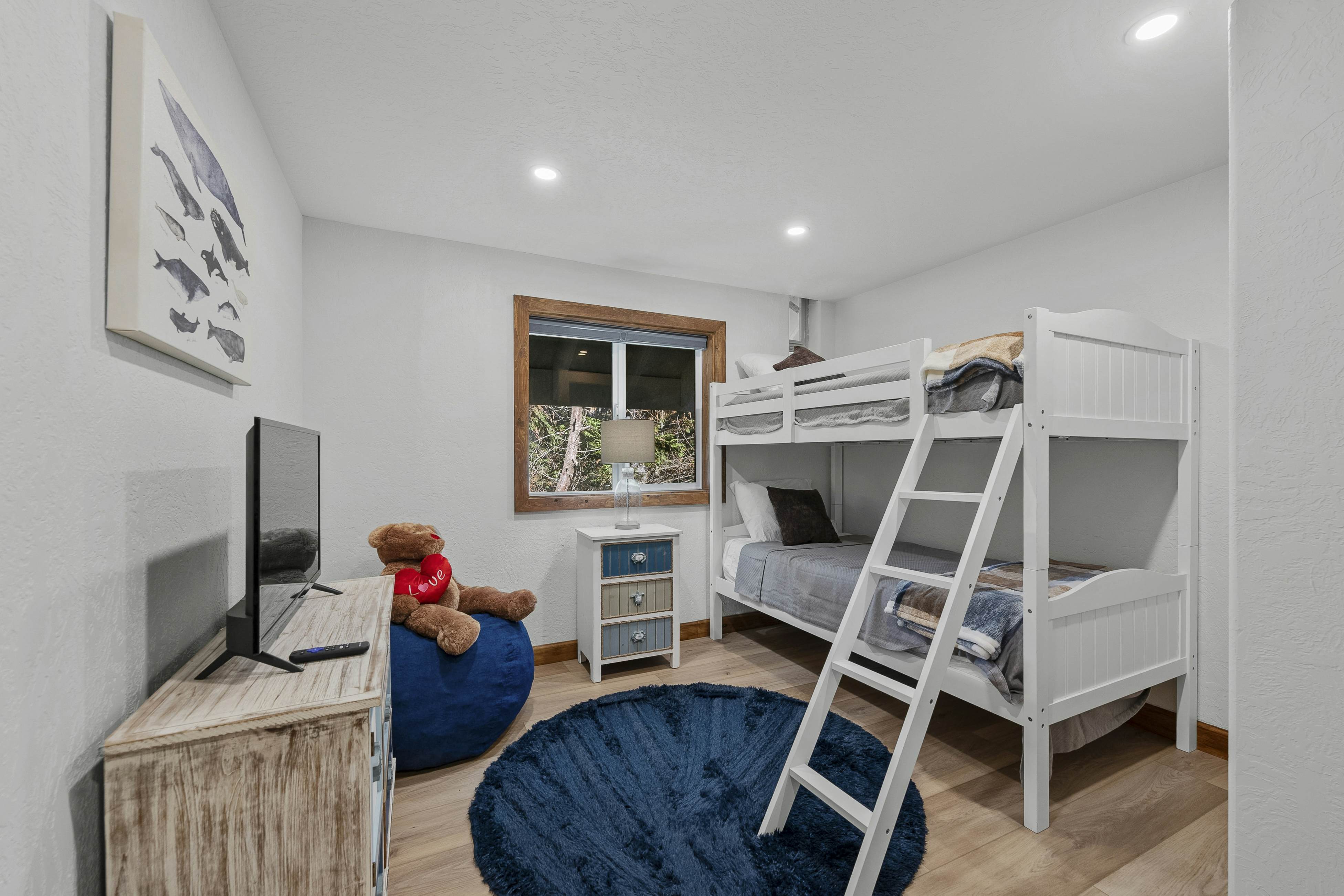 Pirate Cove Retreat -Main Home & Cottage