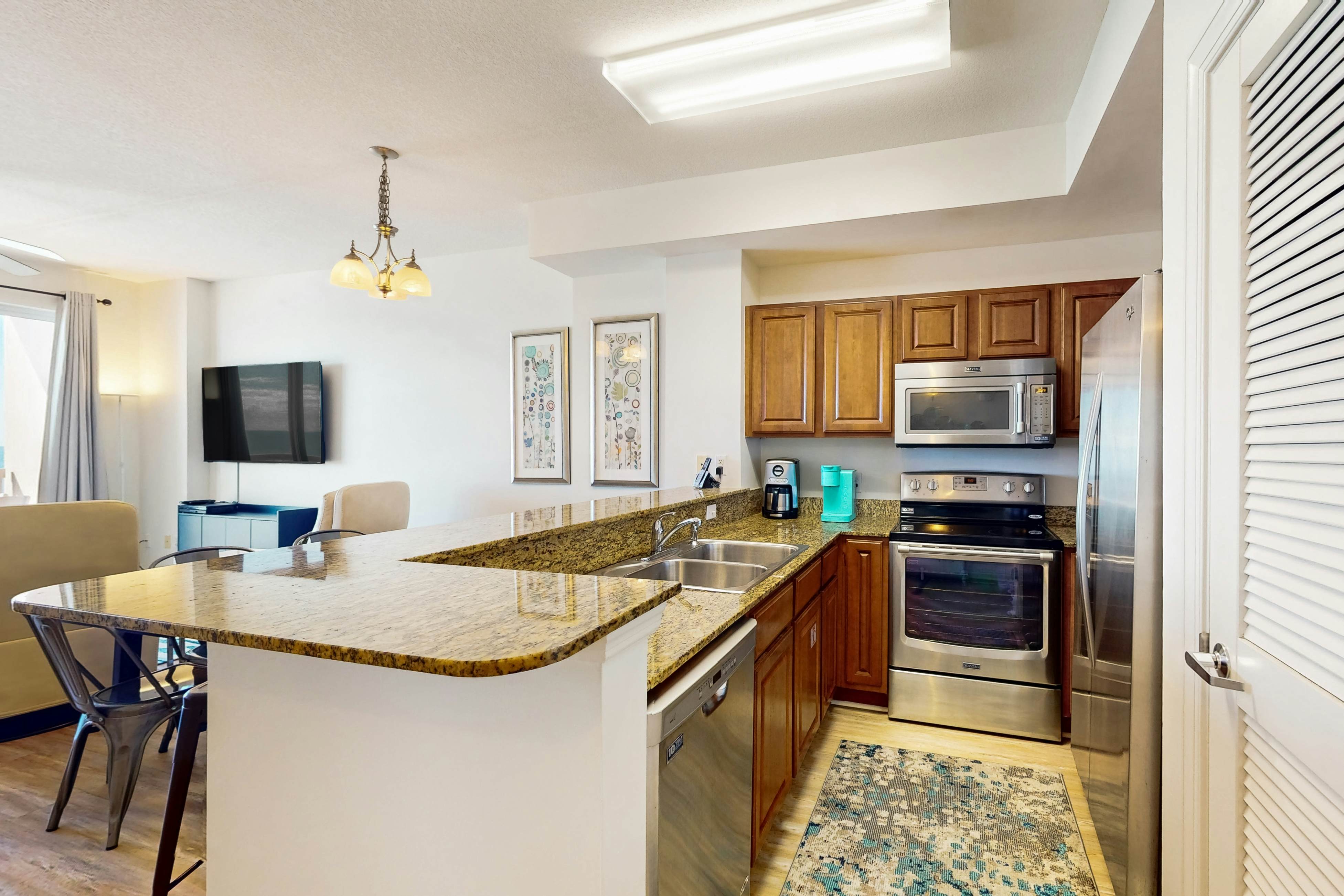 Sunrise Beach 905 - Beachfront Condo