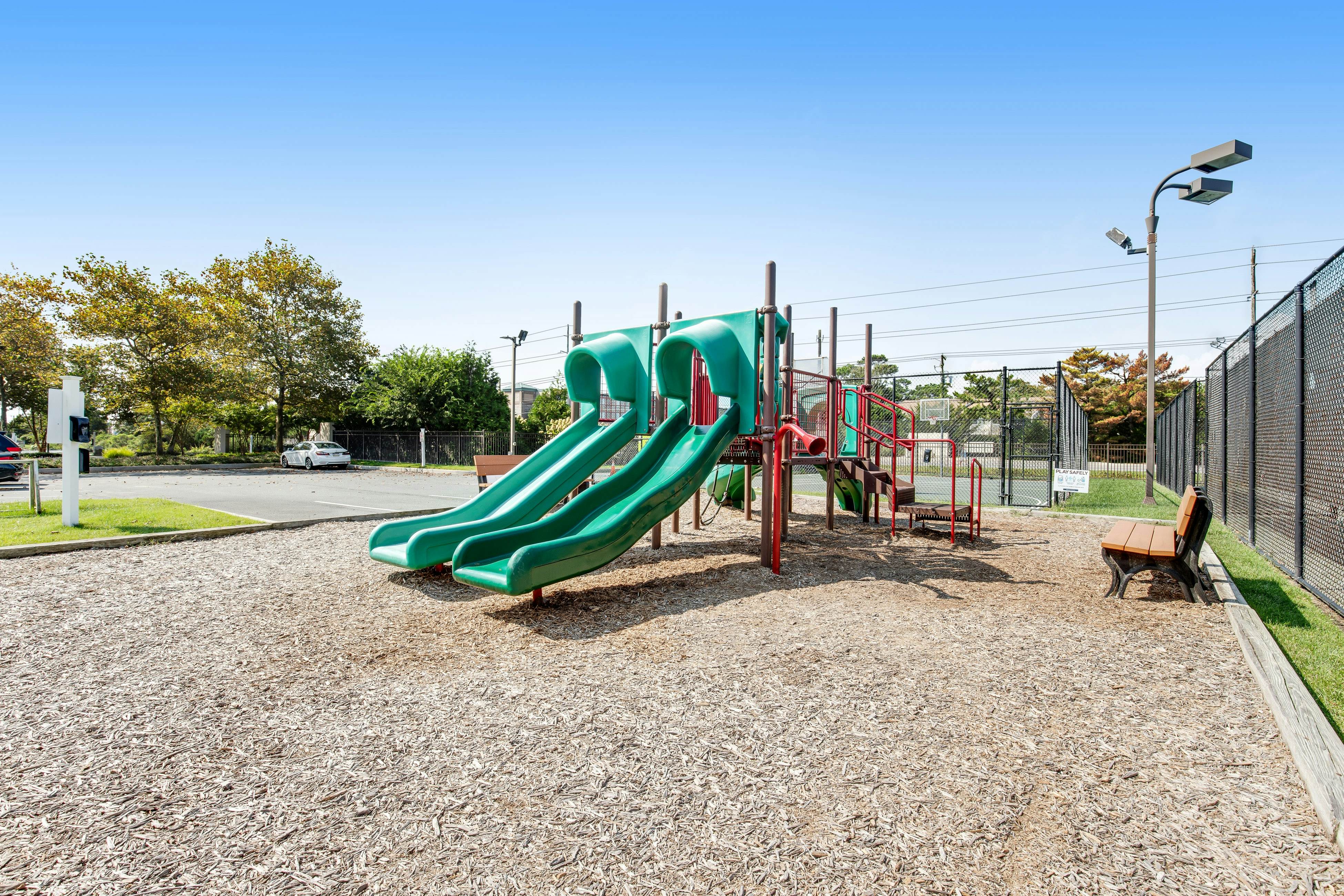 Sea Colony - 18003 Lakeview Ct