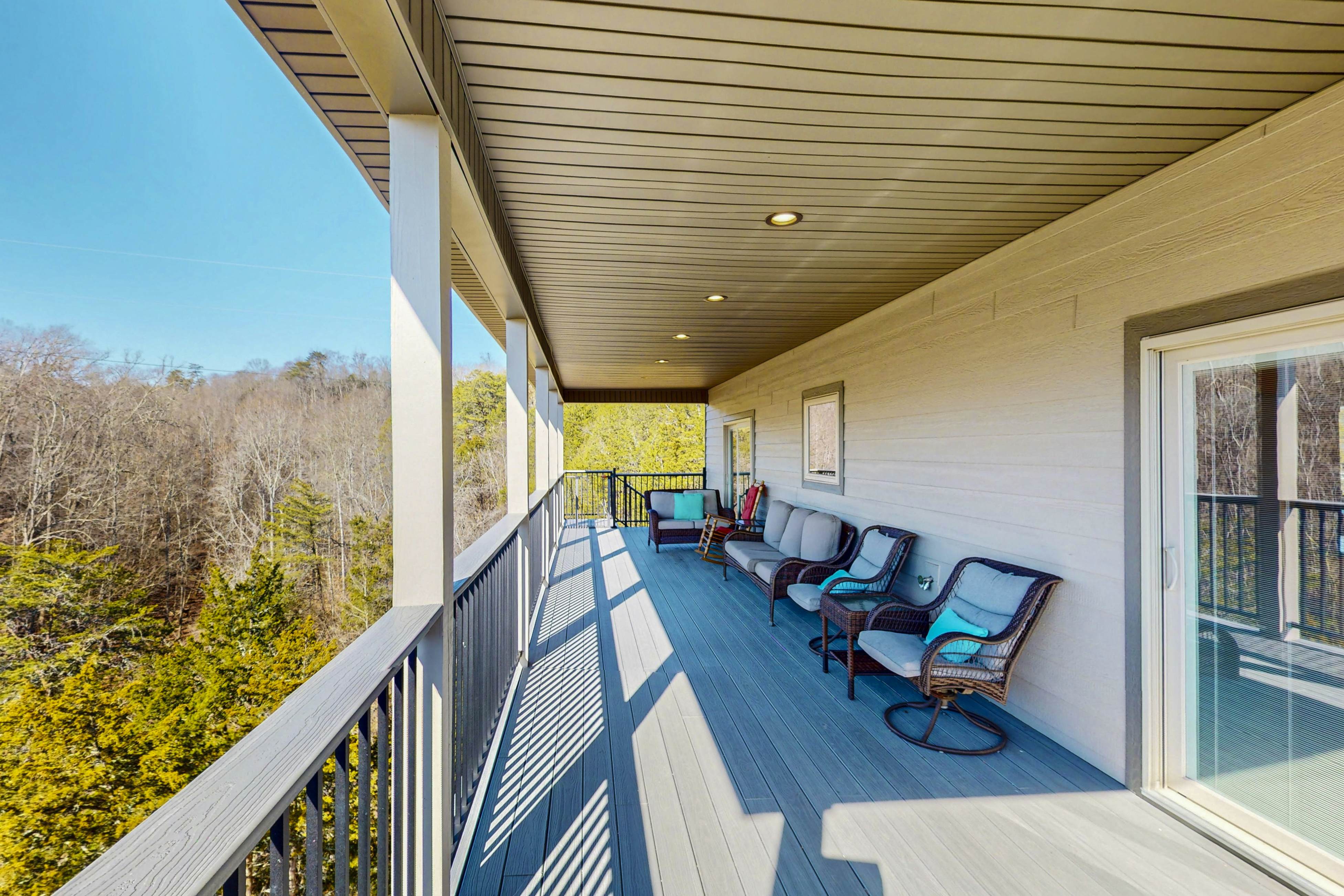 Lake Front Smoky Mountain View