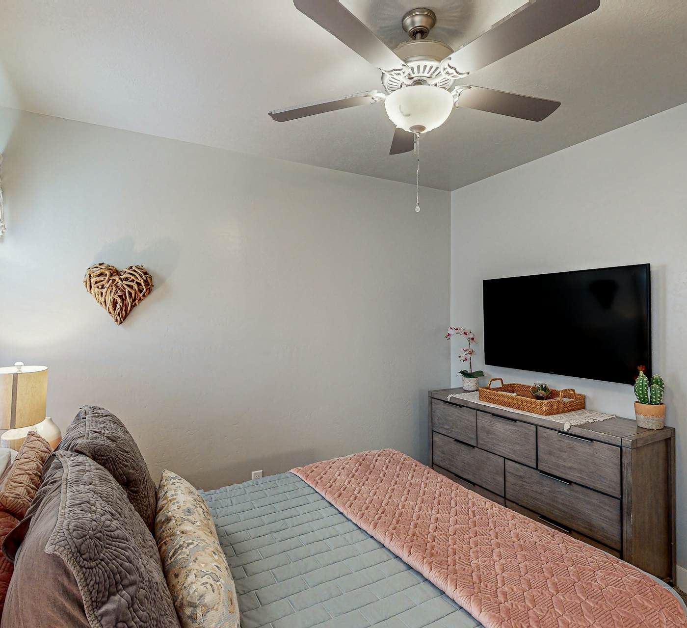 Red Mountain Paradise - Paradise Village #90 | 5 Bed ...