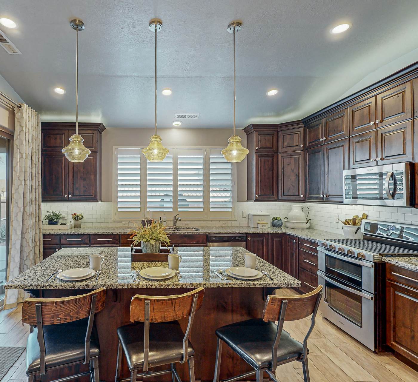 Red Mountain Paradise - Paradise Village #90 | 5 Bed ...