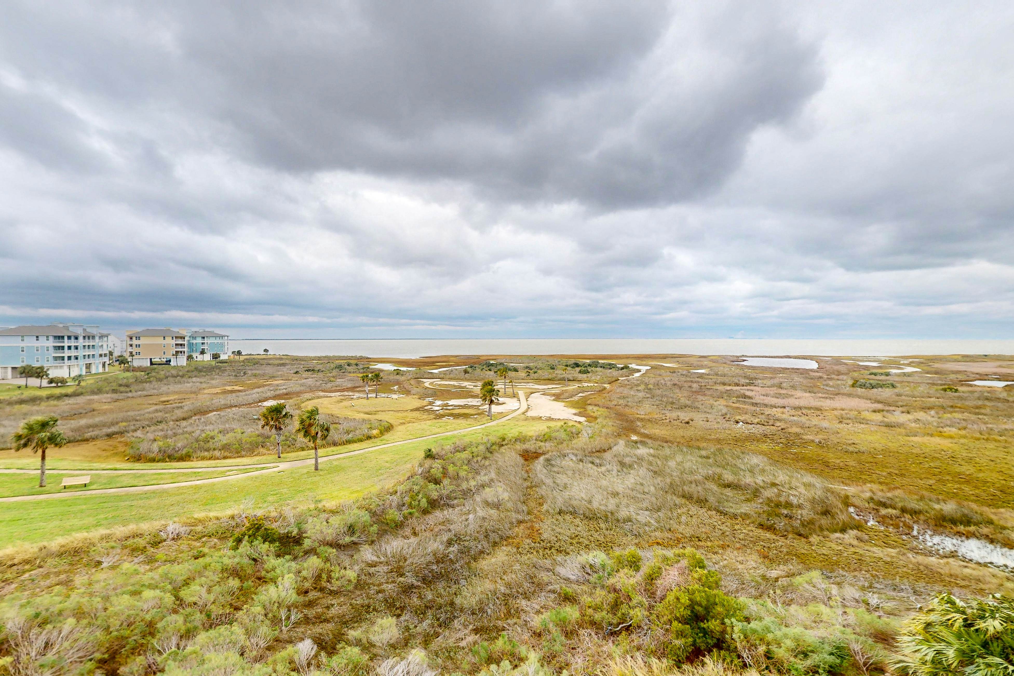 Pointe West Resort - Suits Us