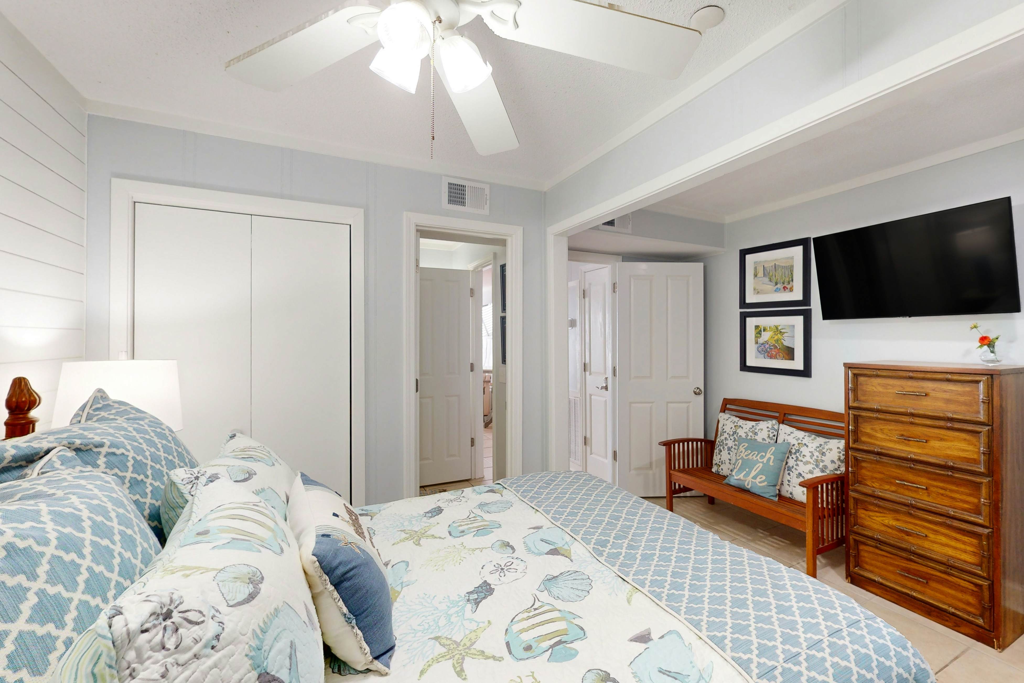 HH Beach & Tennis 302AR