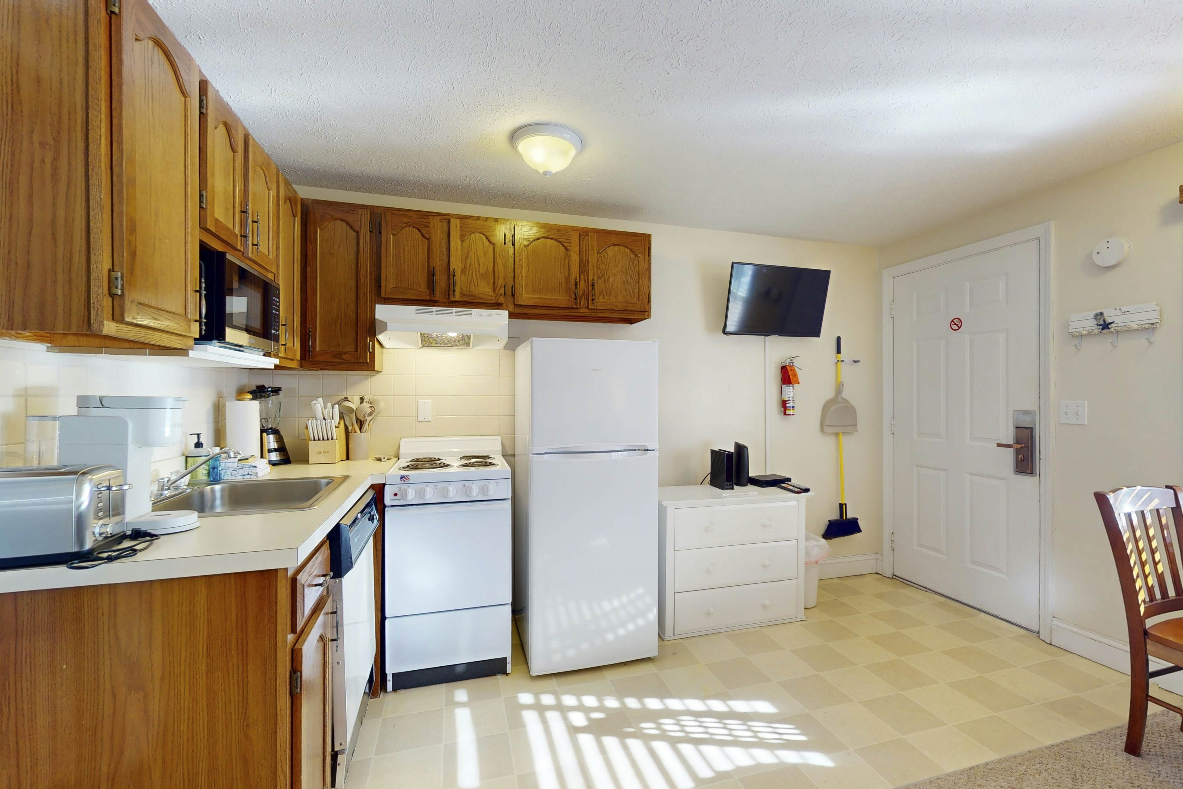 Unit 117 for Poolside Fun