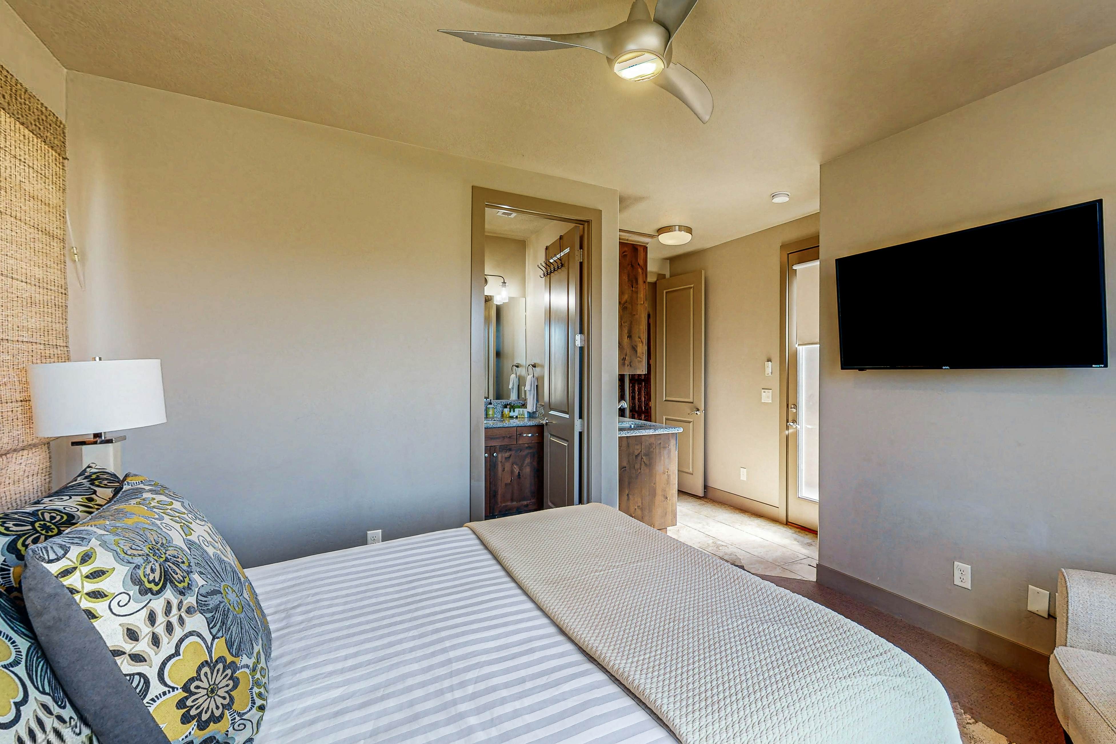 Red Mountain Retreat- Paradise Village #5