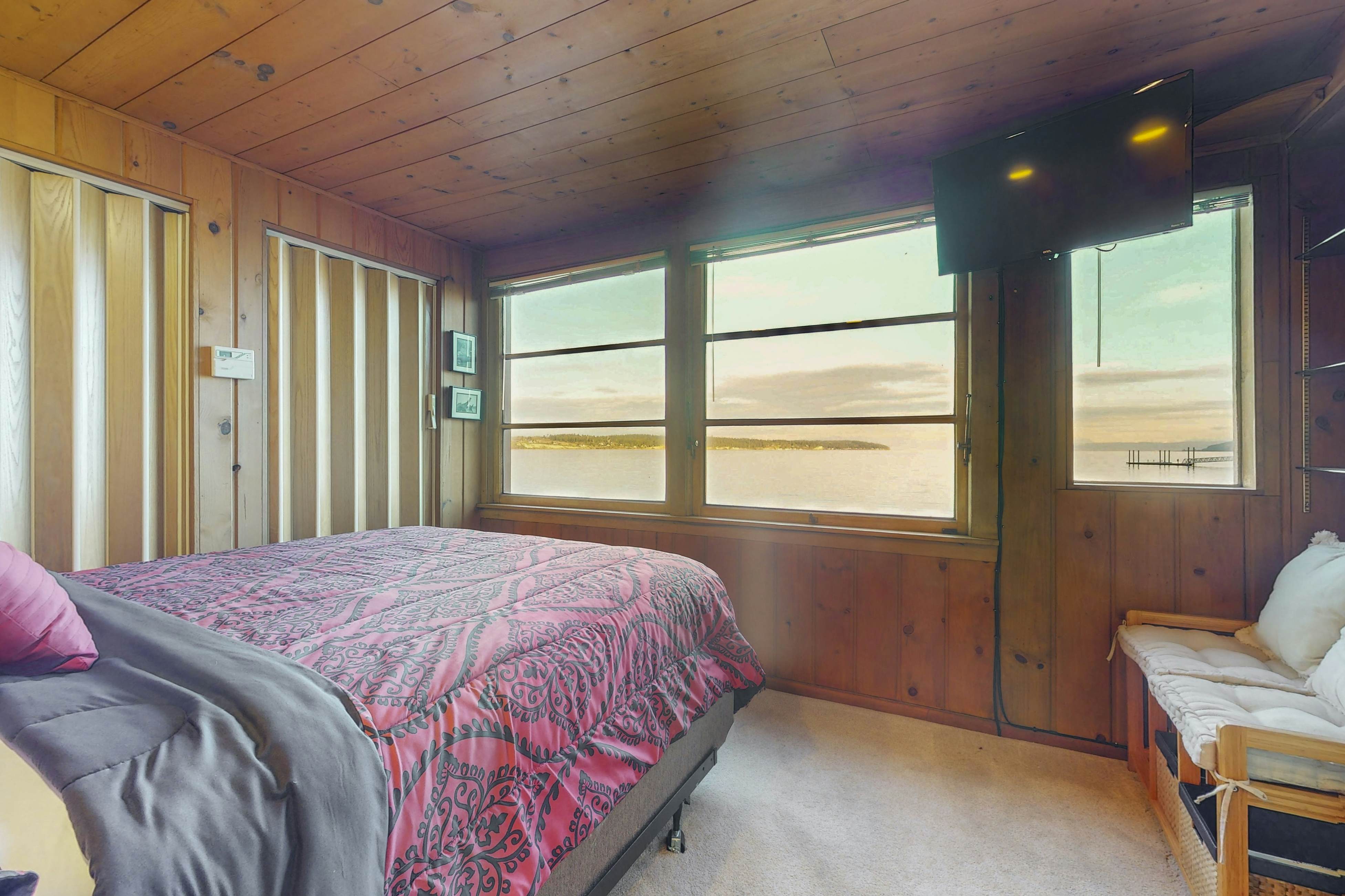 The Cabin At Penn Cove