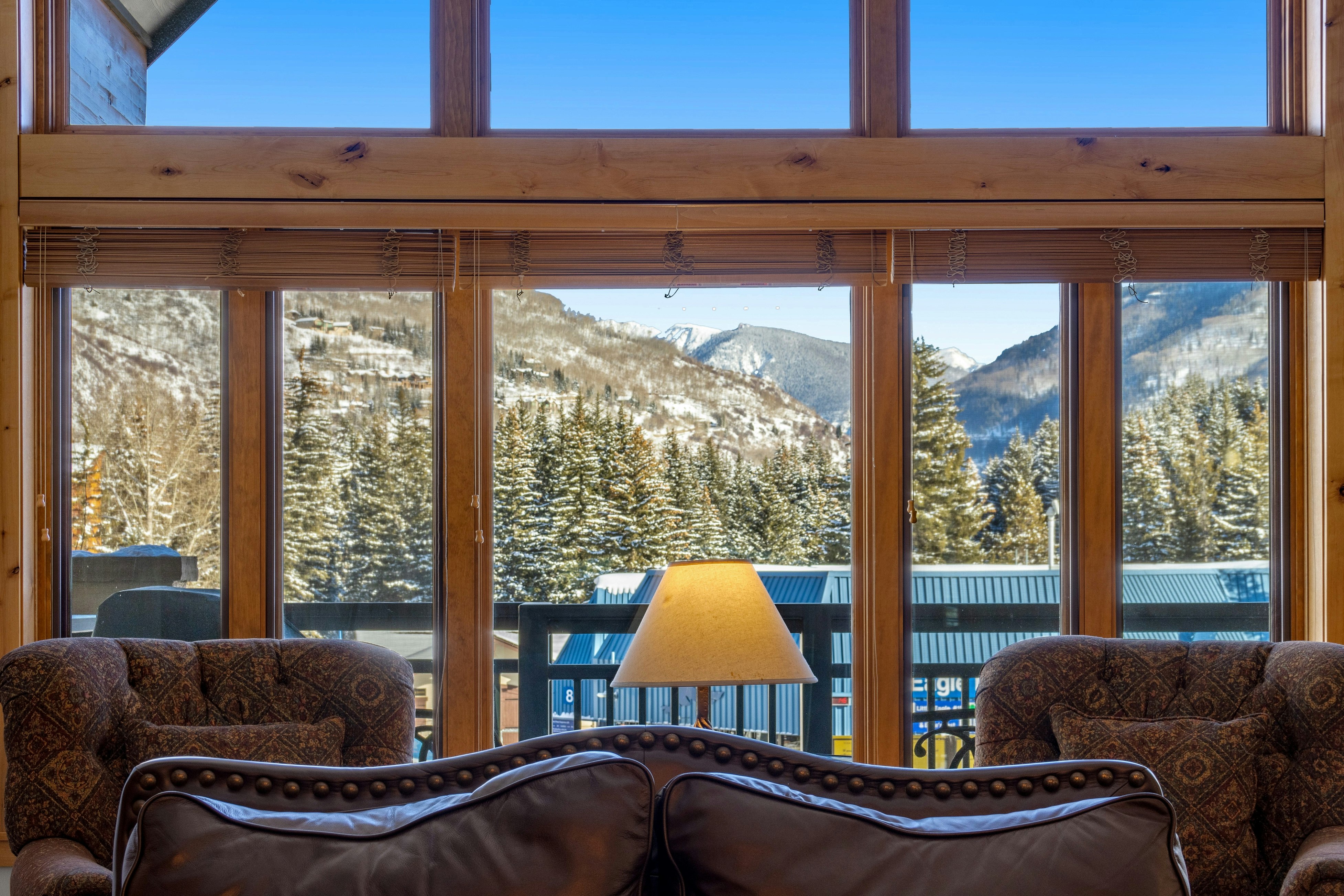 Lion Square Lodge East 310A