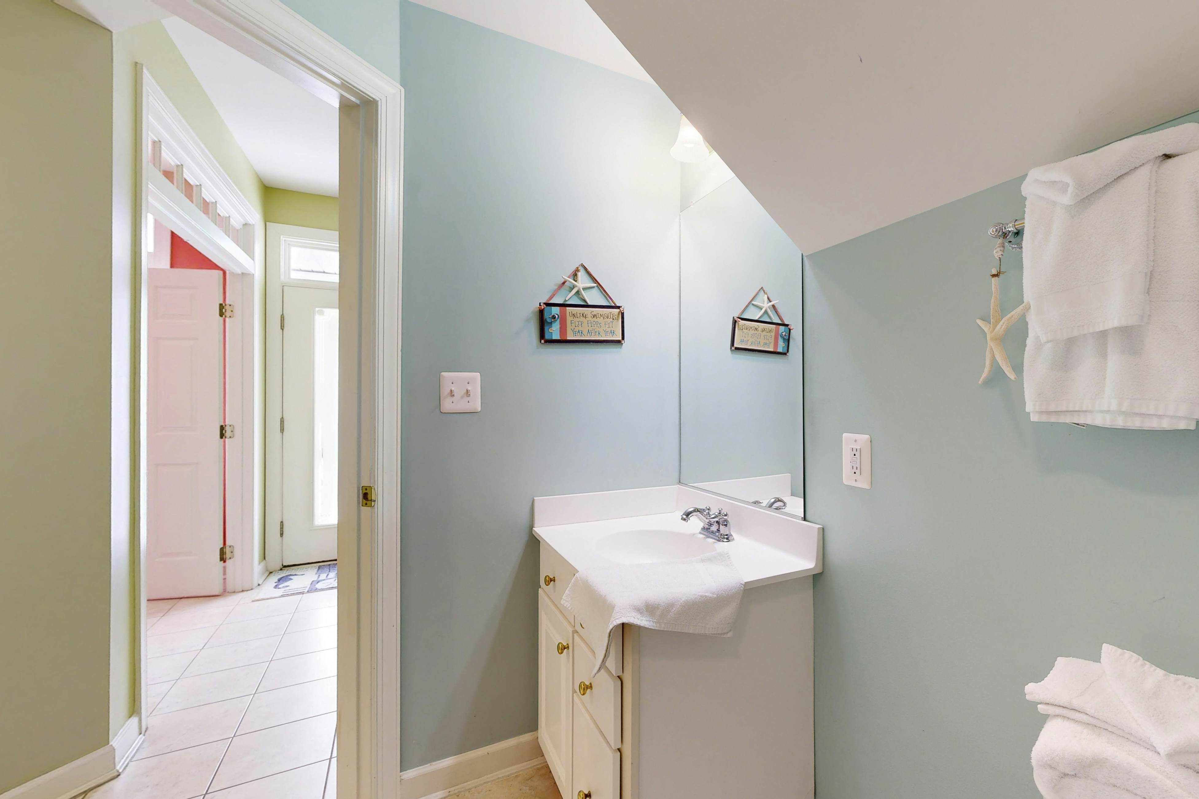 Sunset Island - 7 Fountain