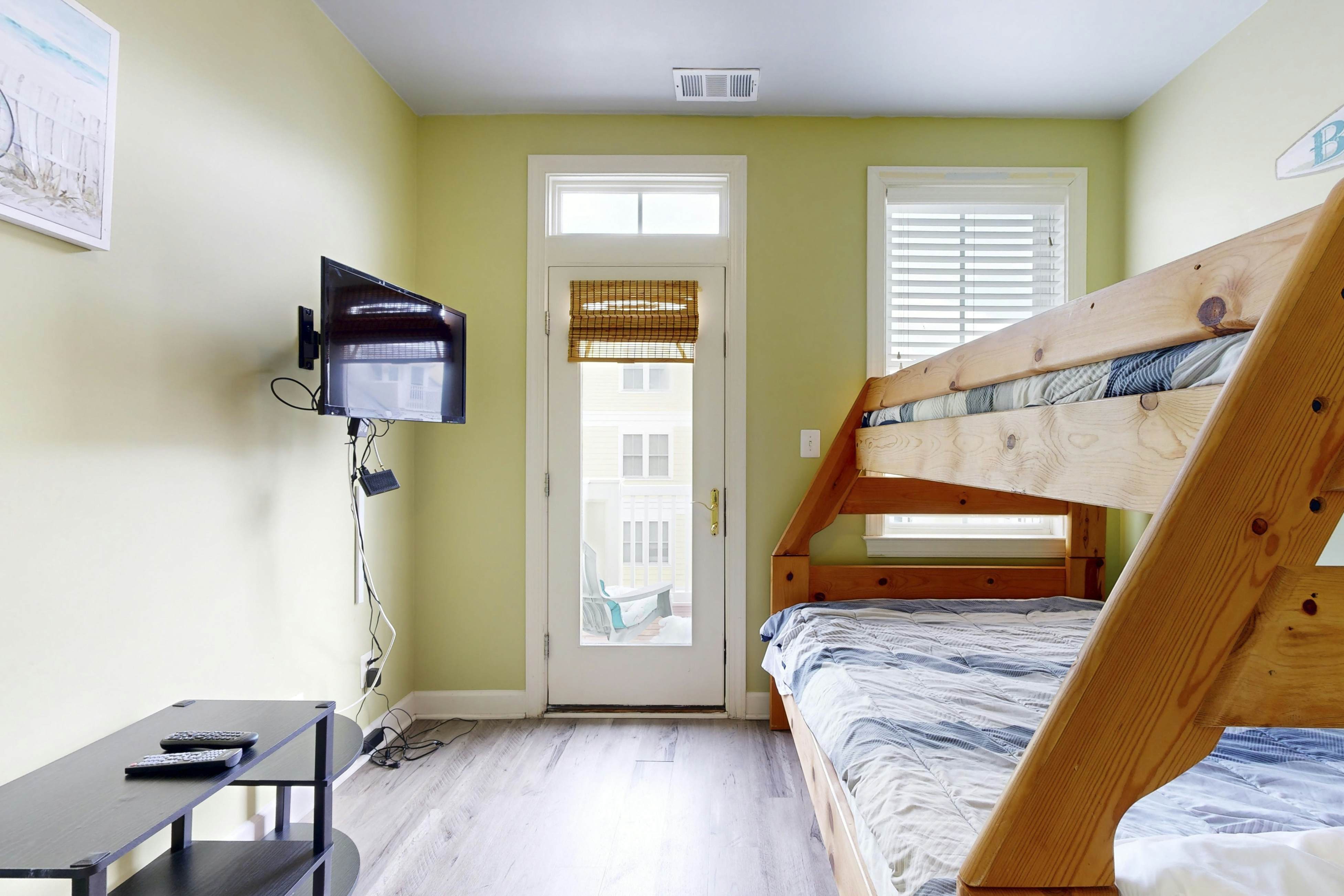 Sunset Island - 7 Fountain