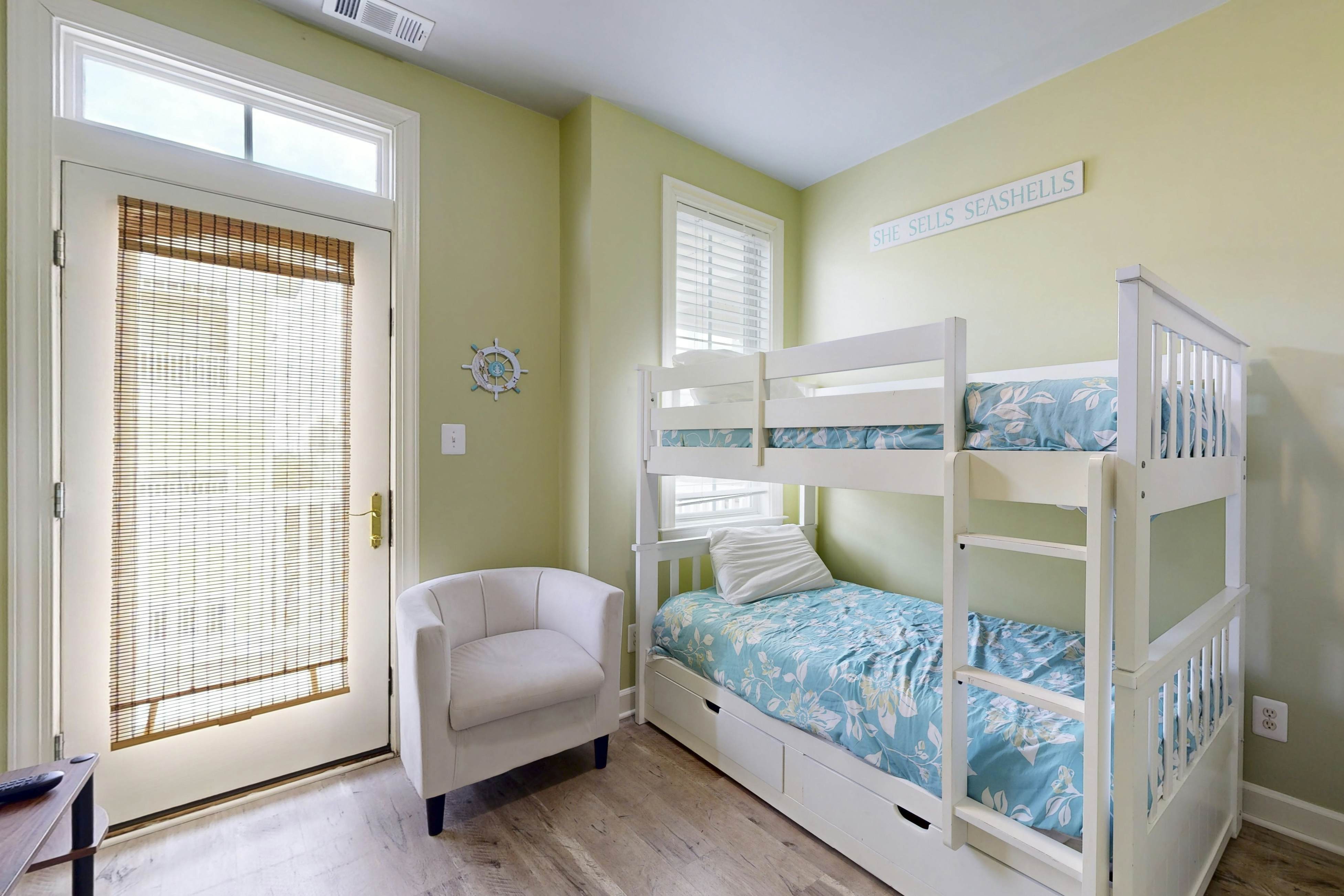 Sunset Island - 7 Fountain