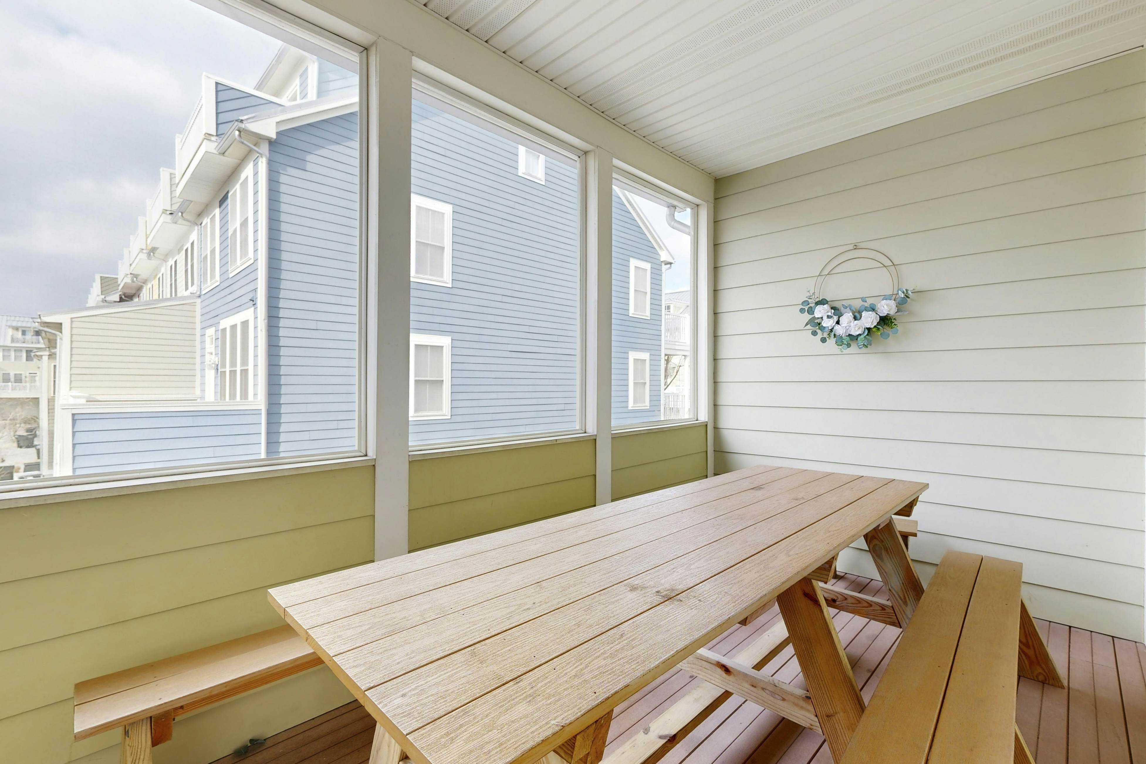 Sunset Island - 7 Fountain