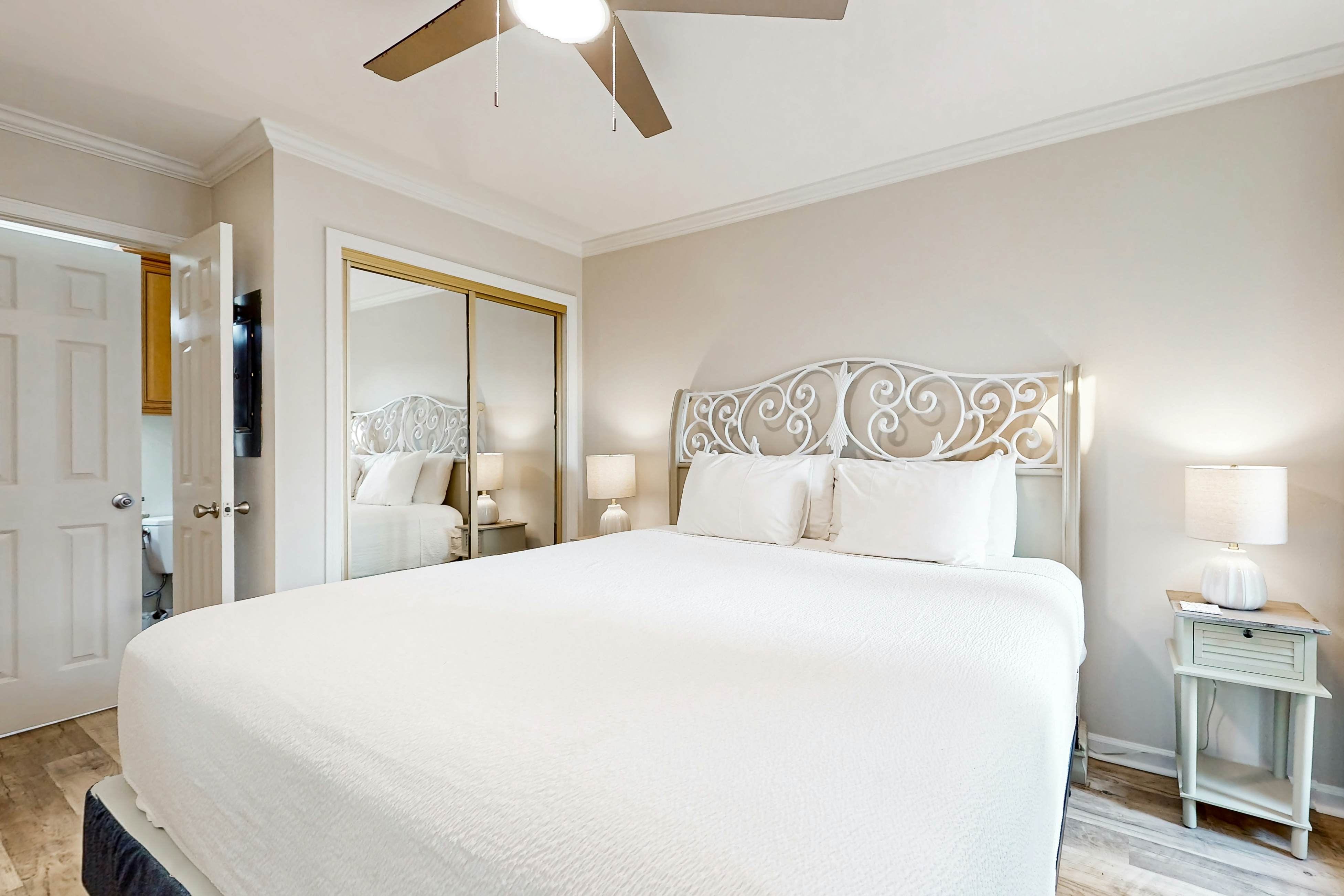 Seascape Lakefront Villas 232