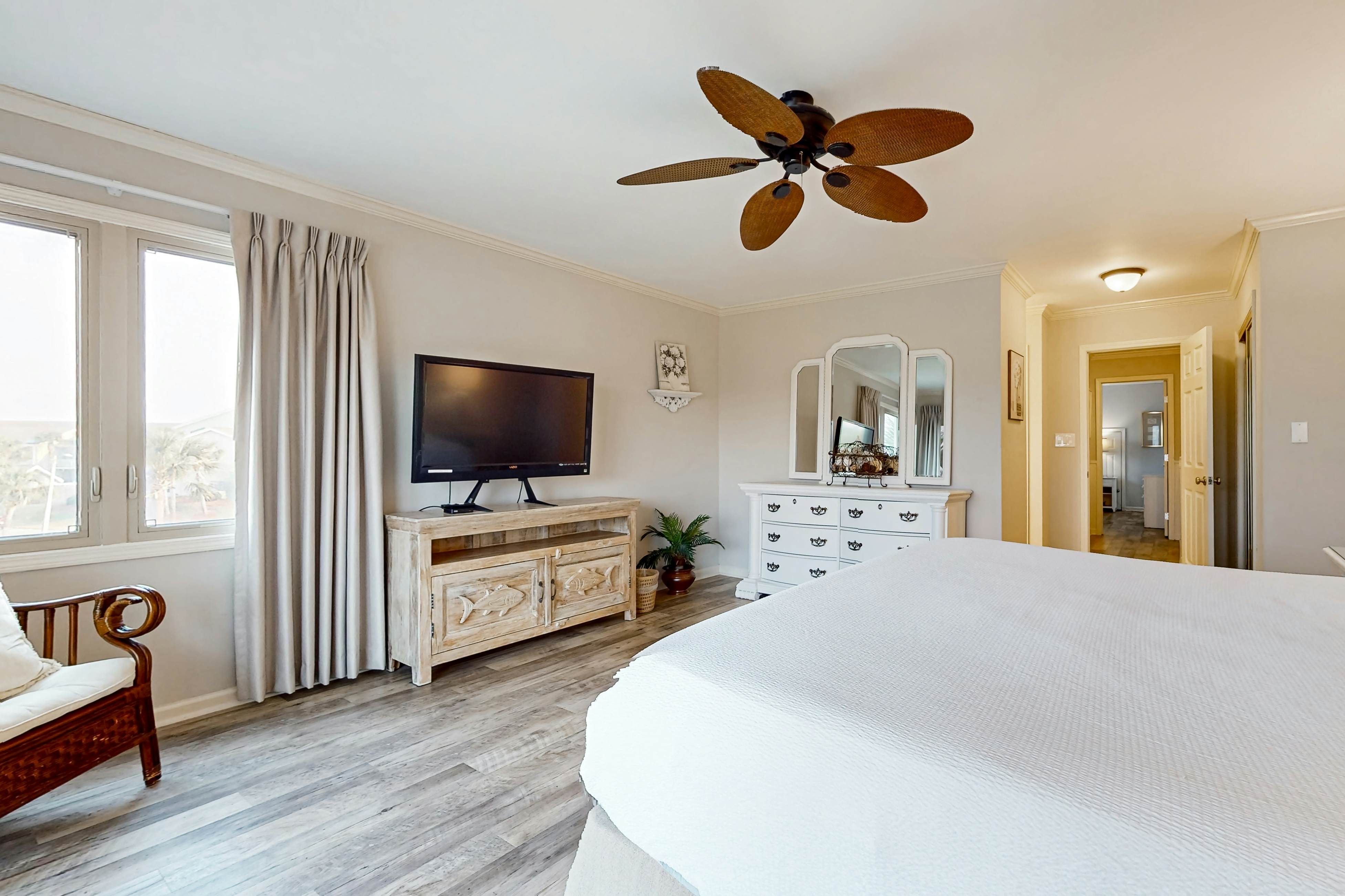 Seascape Lakefront Villas 232