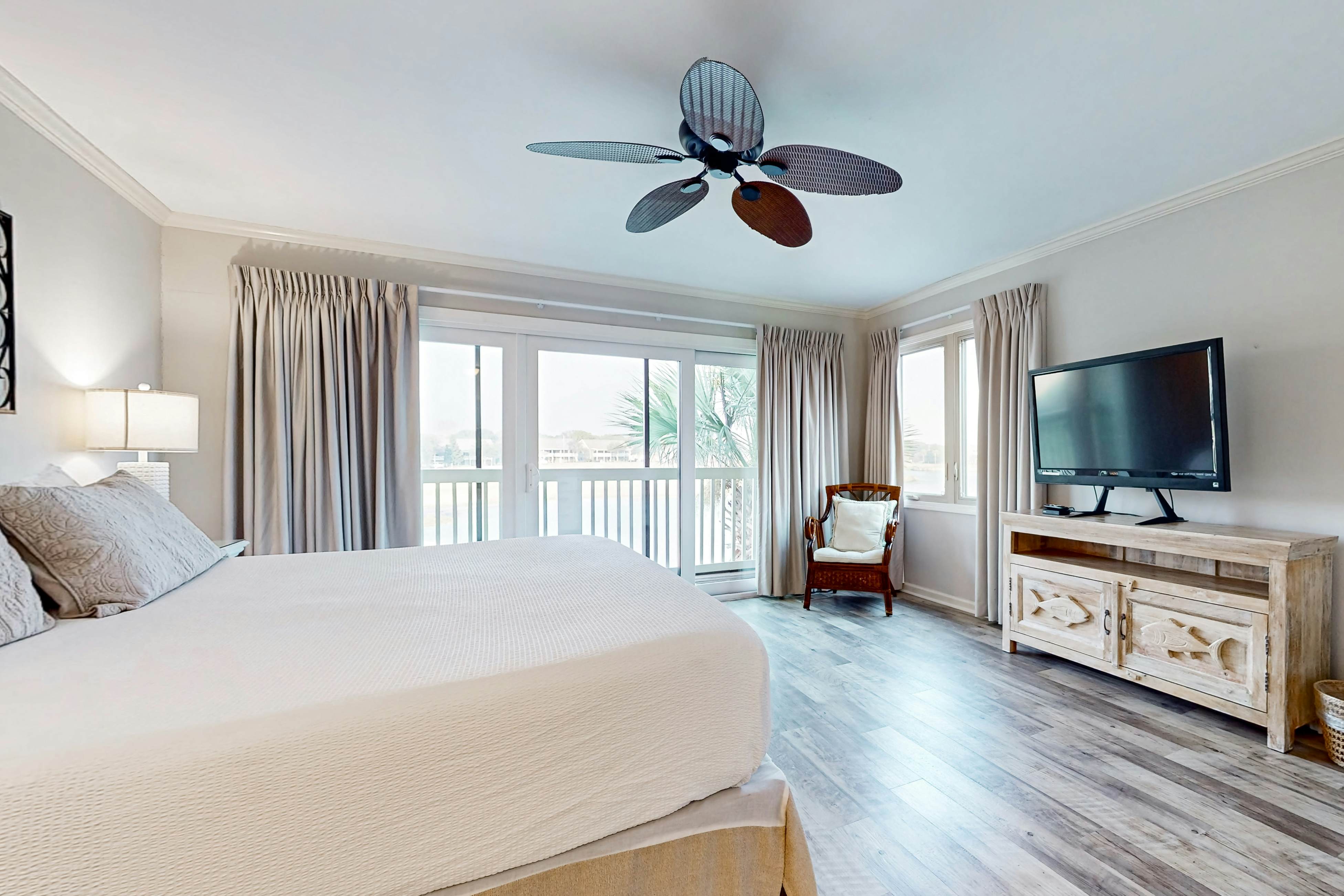 Seascape Lakefront Villas 232