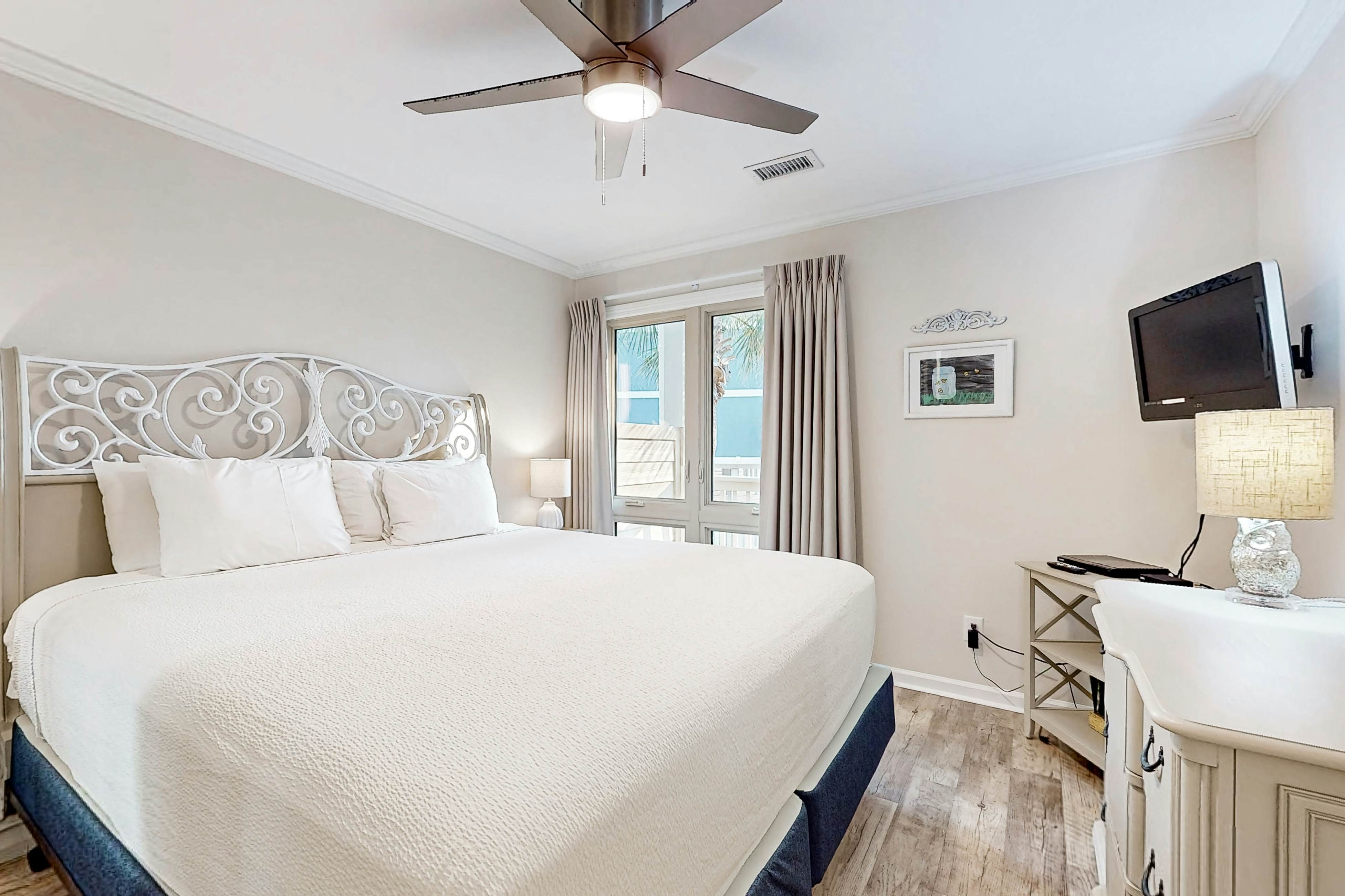 Seascape Lakefront Villas 232