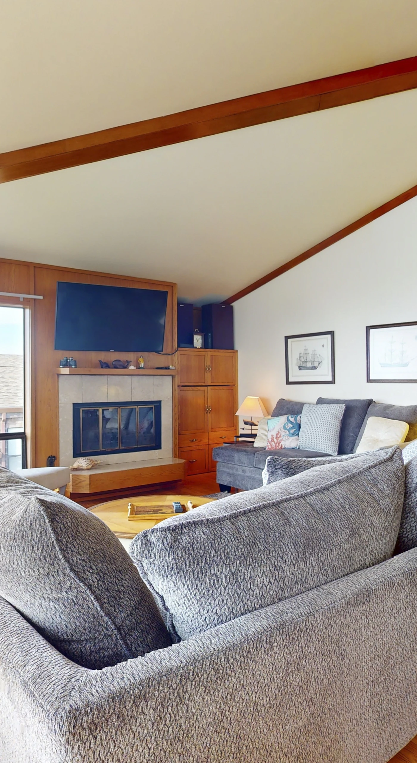 Gather around the wood-burning fireplace on cool Bodega Bay evenings while your favorite show plays on the flat-screen TV above