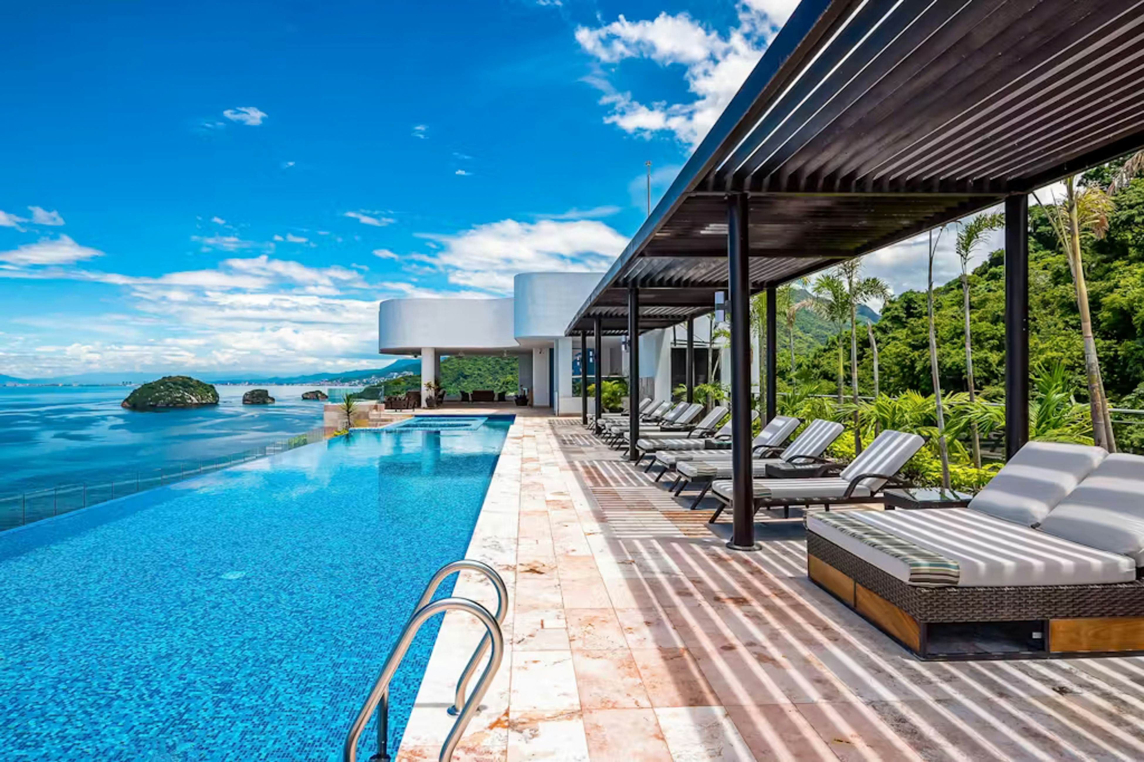 Blue Horizon 603 at Residences