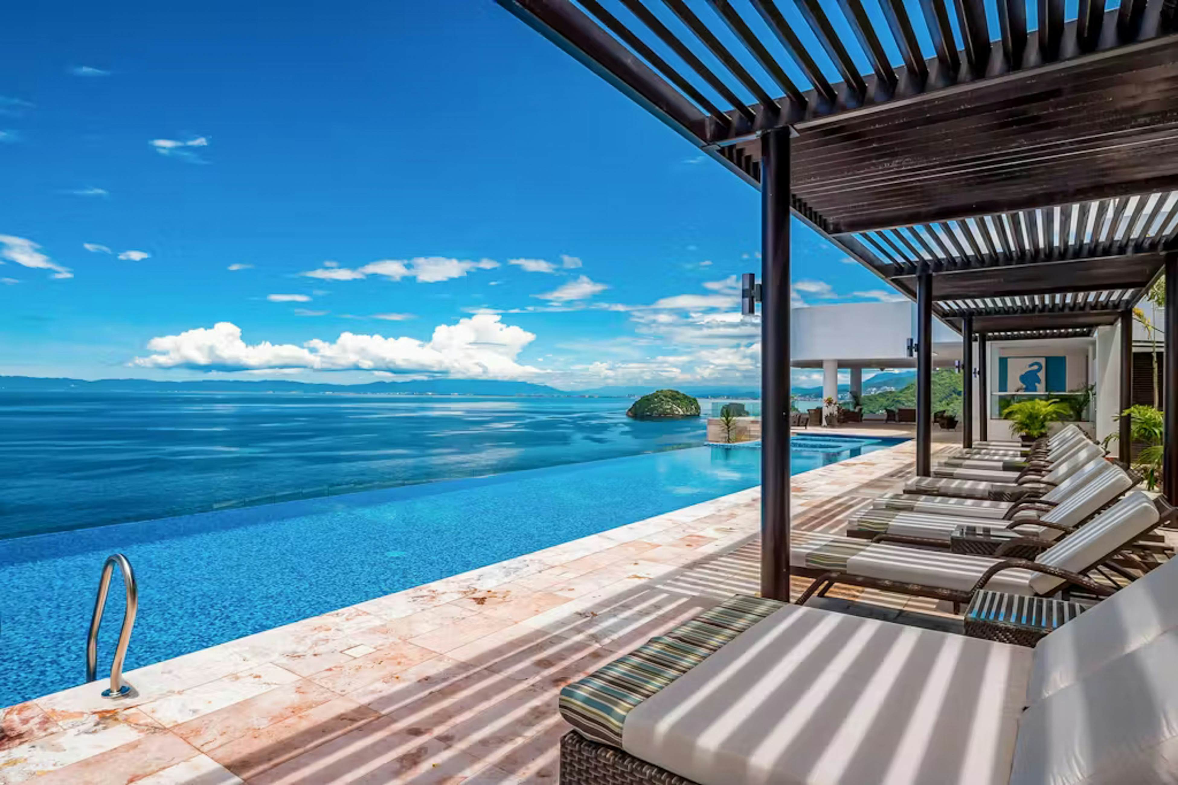 Blue Horizon 201 at Residences