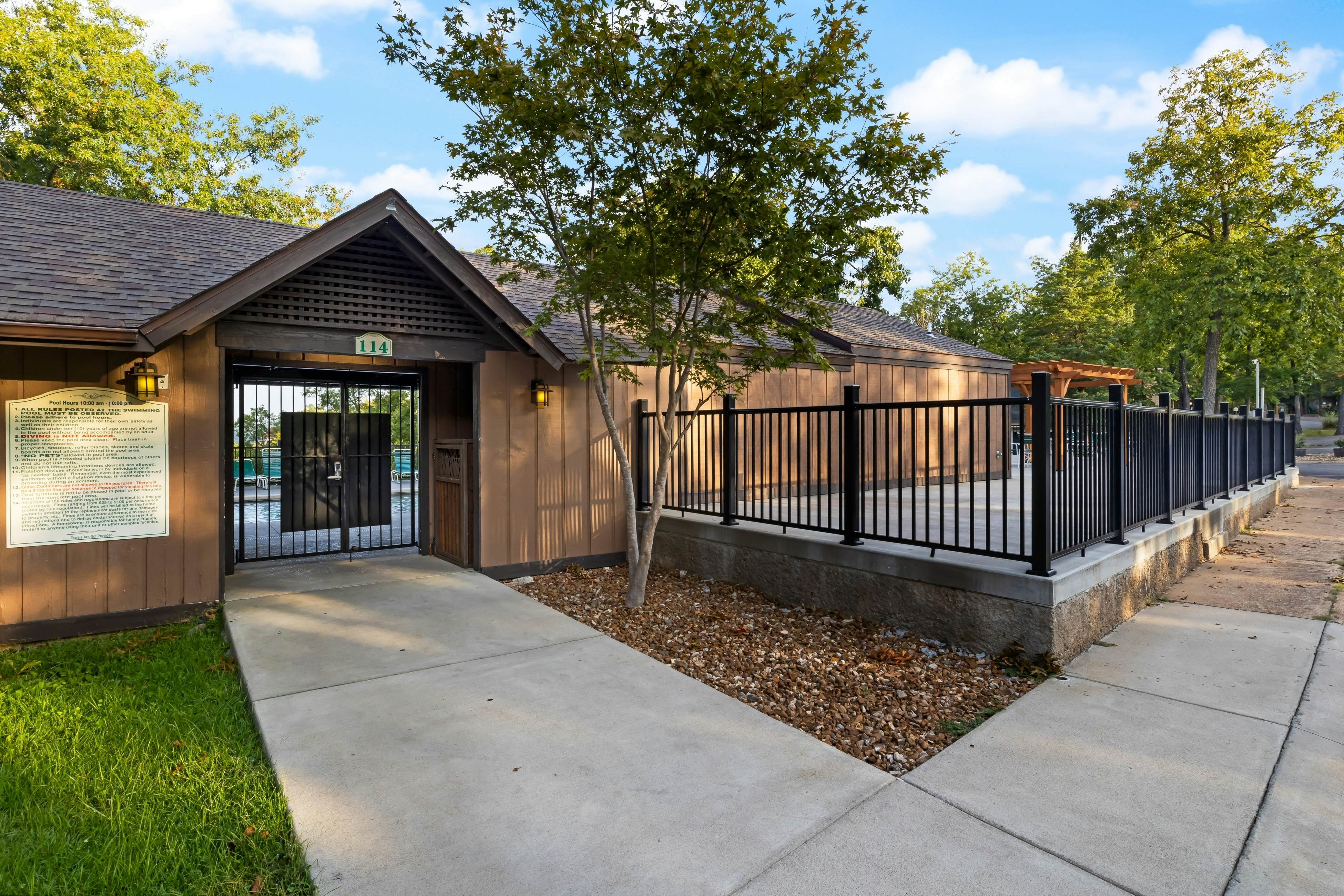 Lakeside Hideaway Pink Room