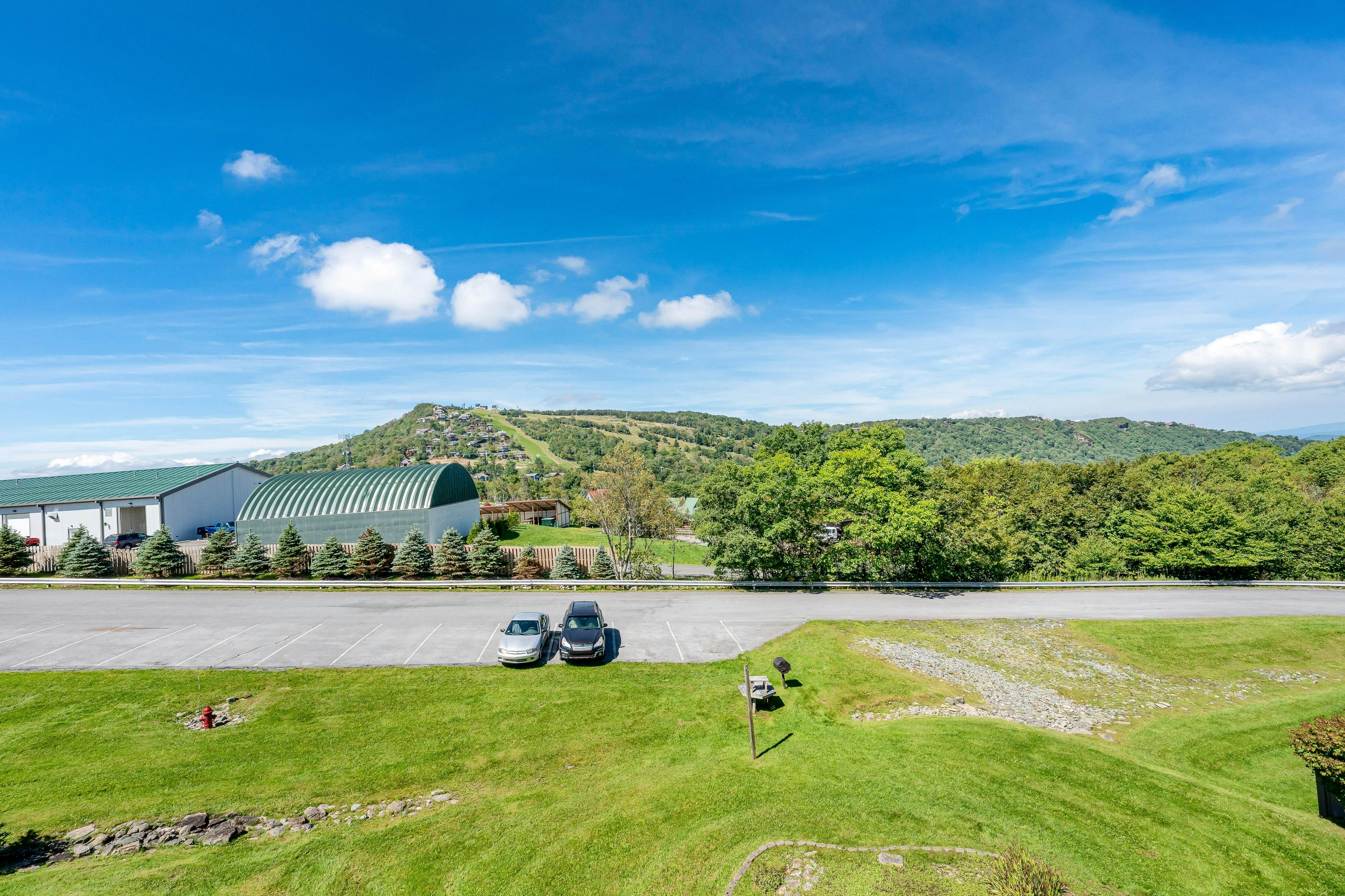 The Pinnacle Inn 3318