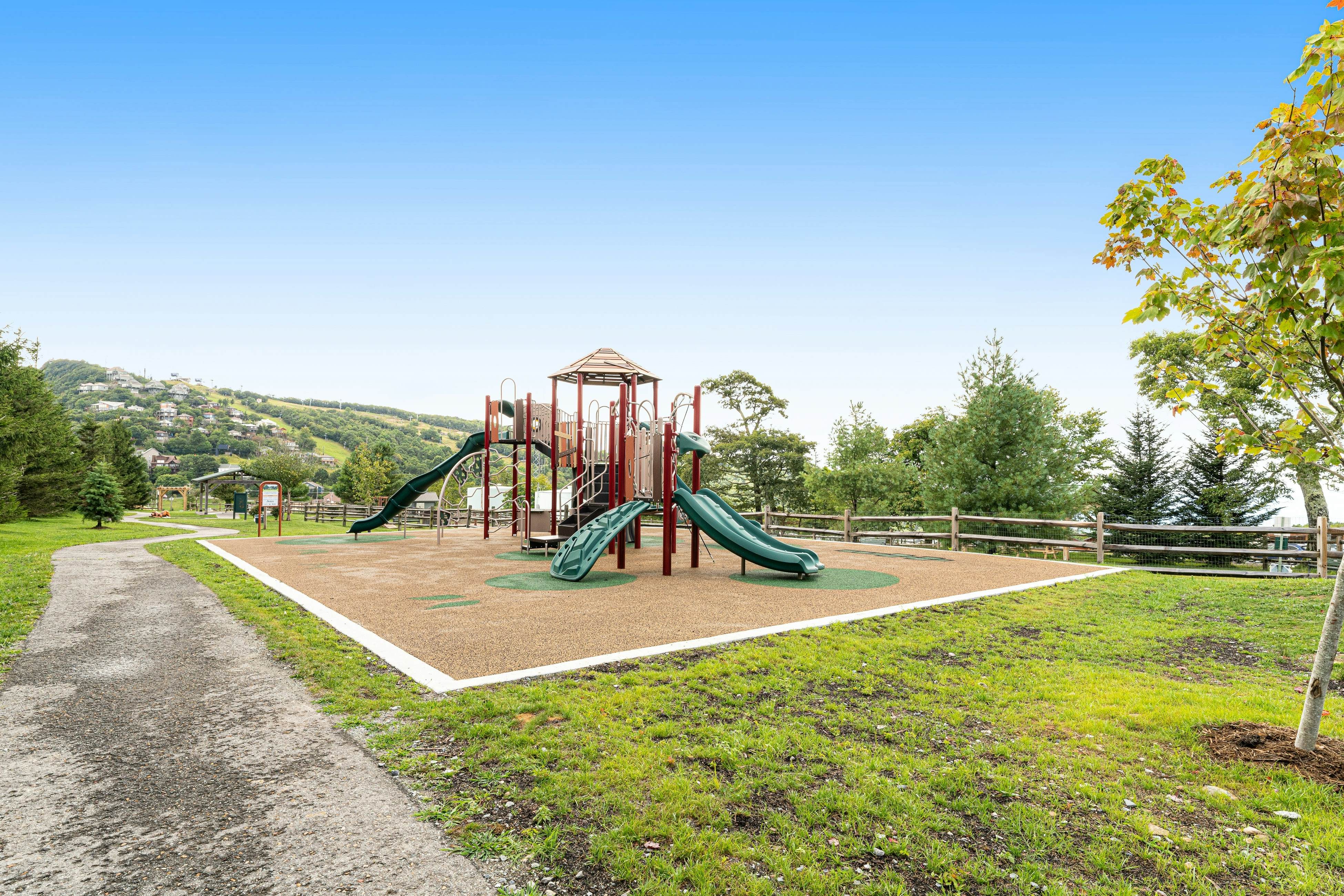 The Pinnacle Inn 3318