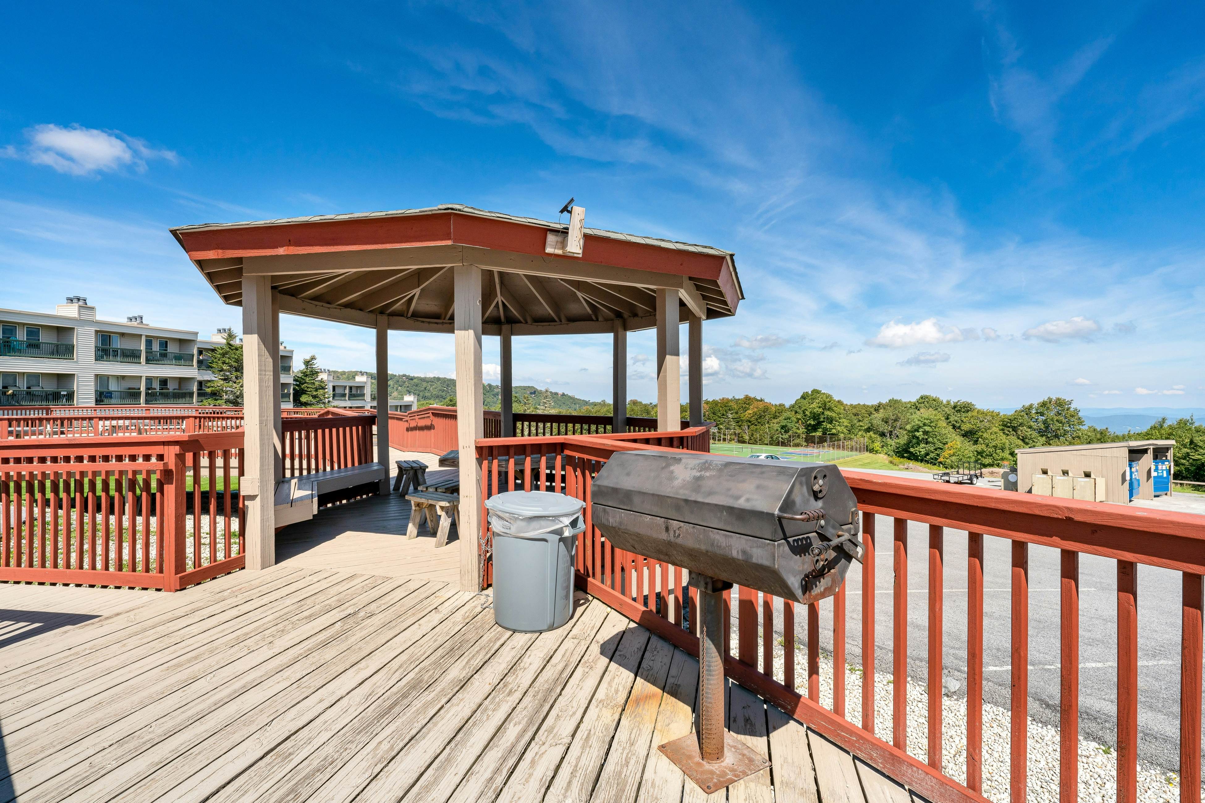 The Pinnacle Inn 3318