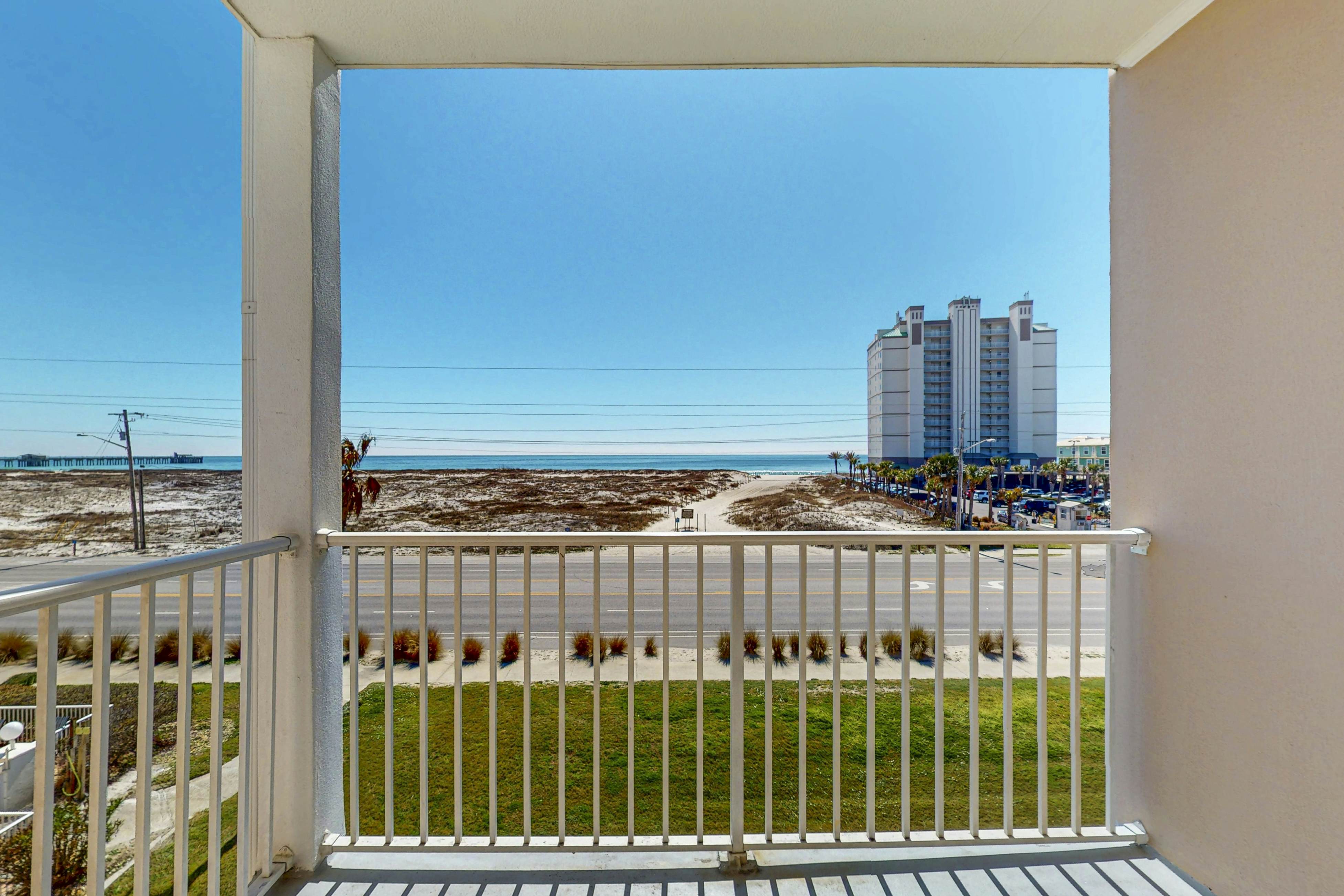 Grand Beach Resort 305