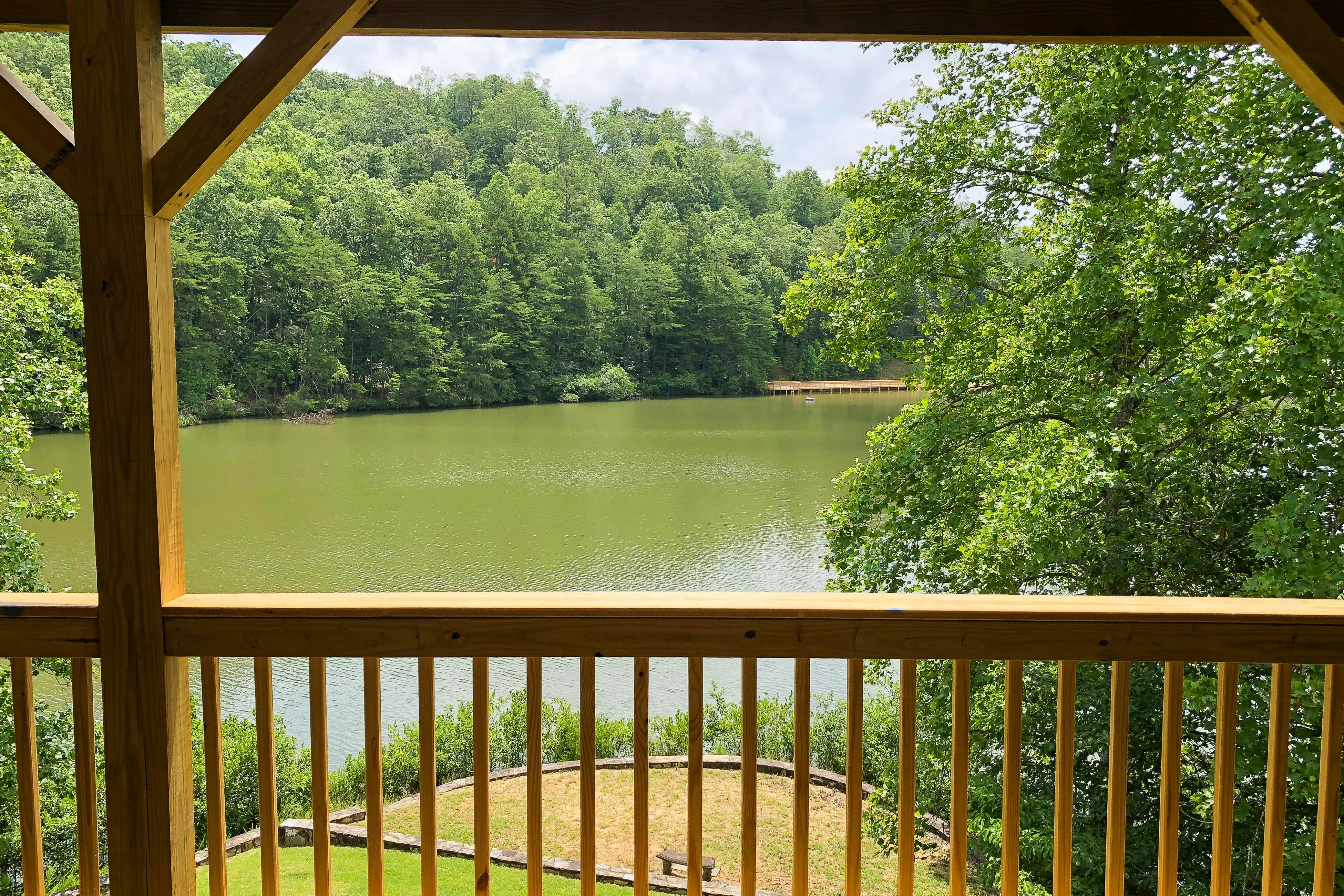 Lodge on Mirror Lake