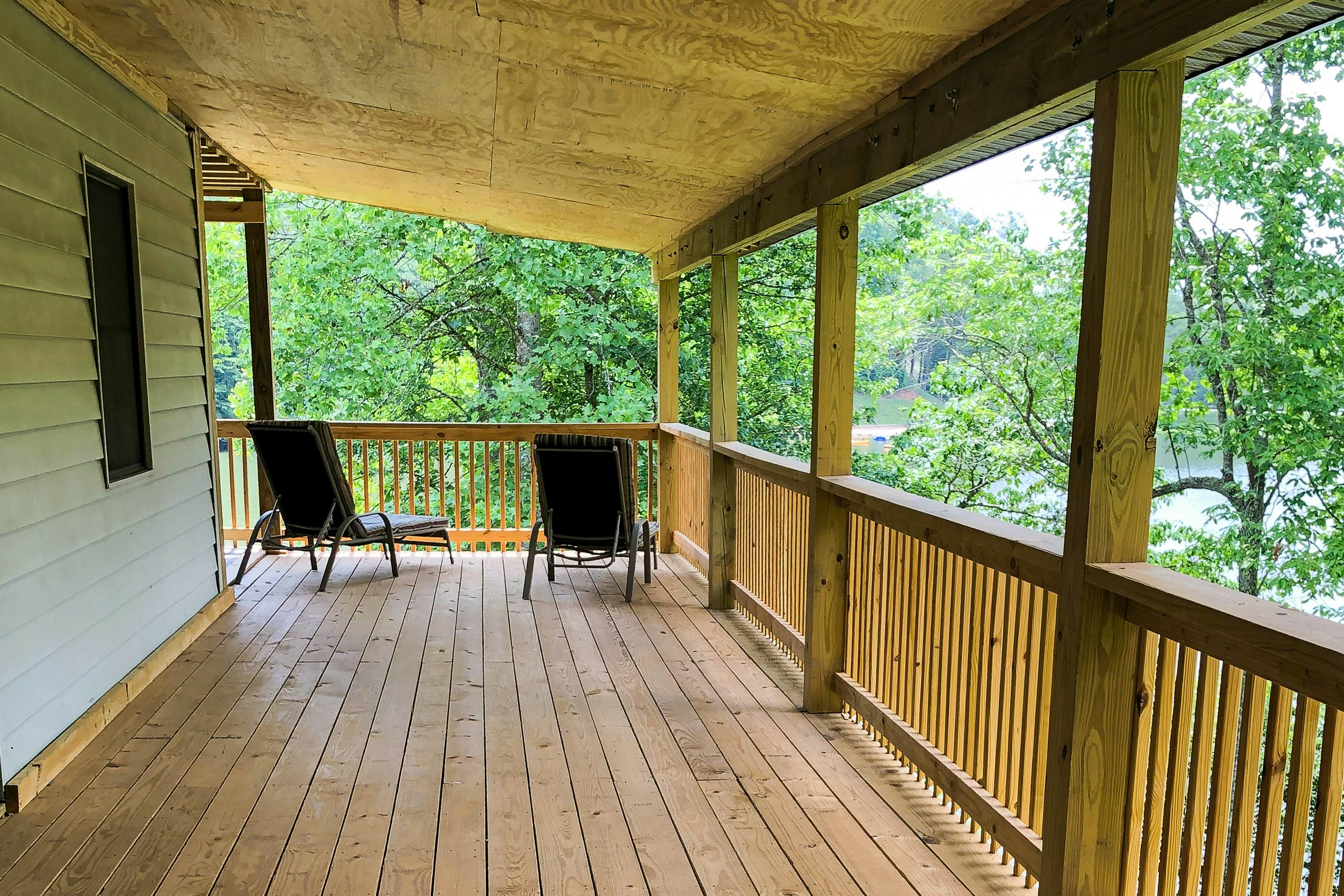 Lodge on Mirror Lake
