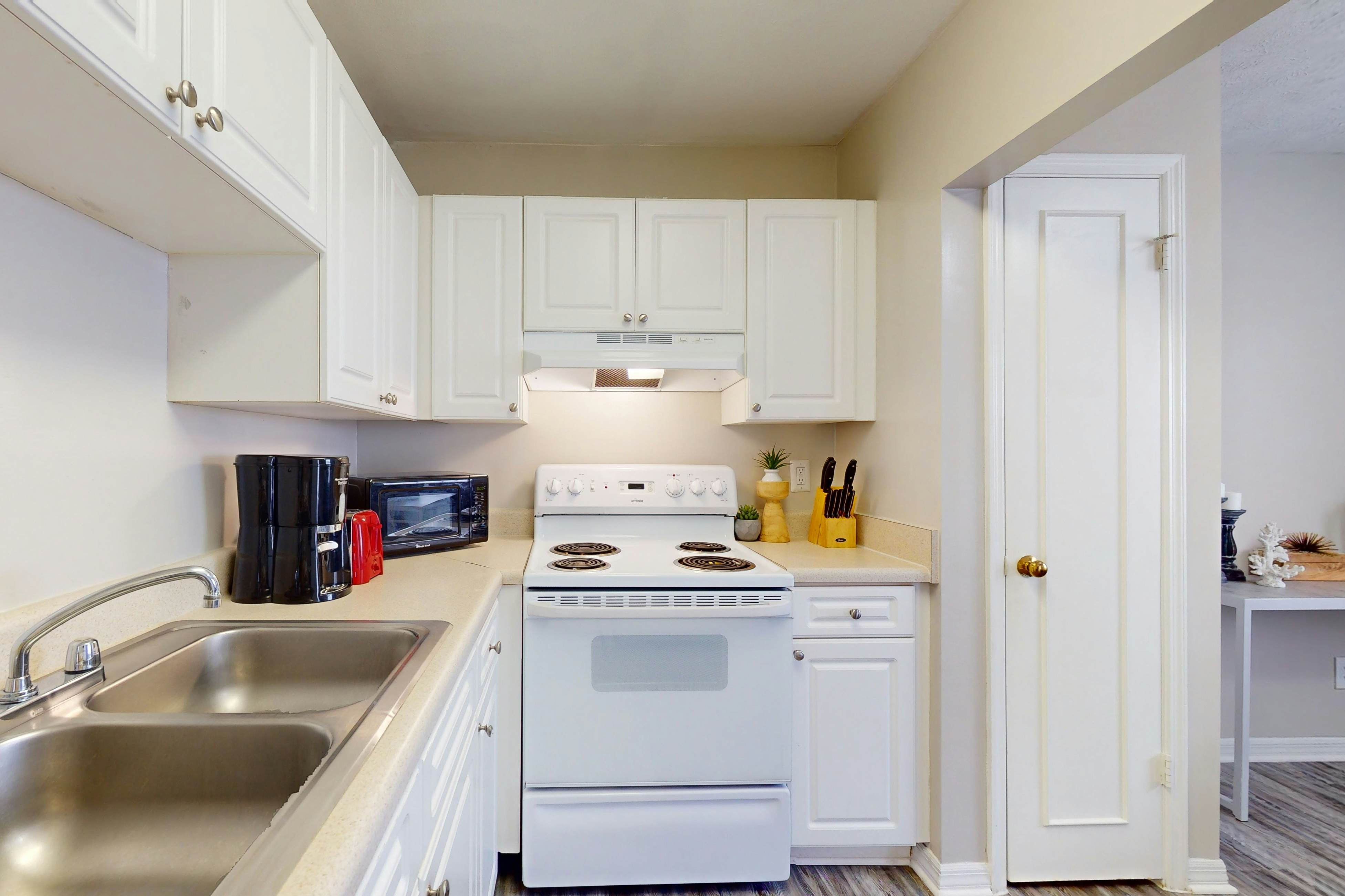 Carlton Arms View B1 # A