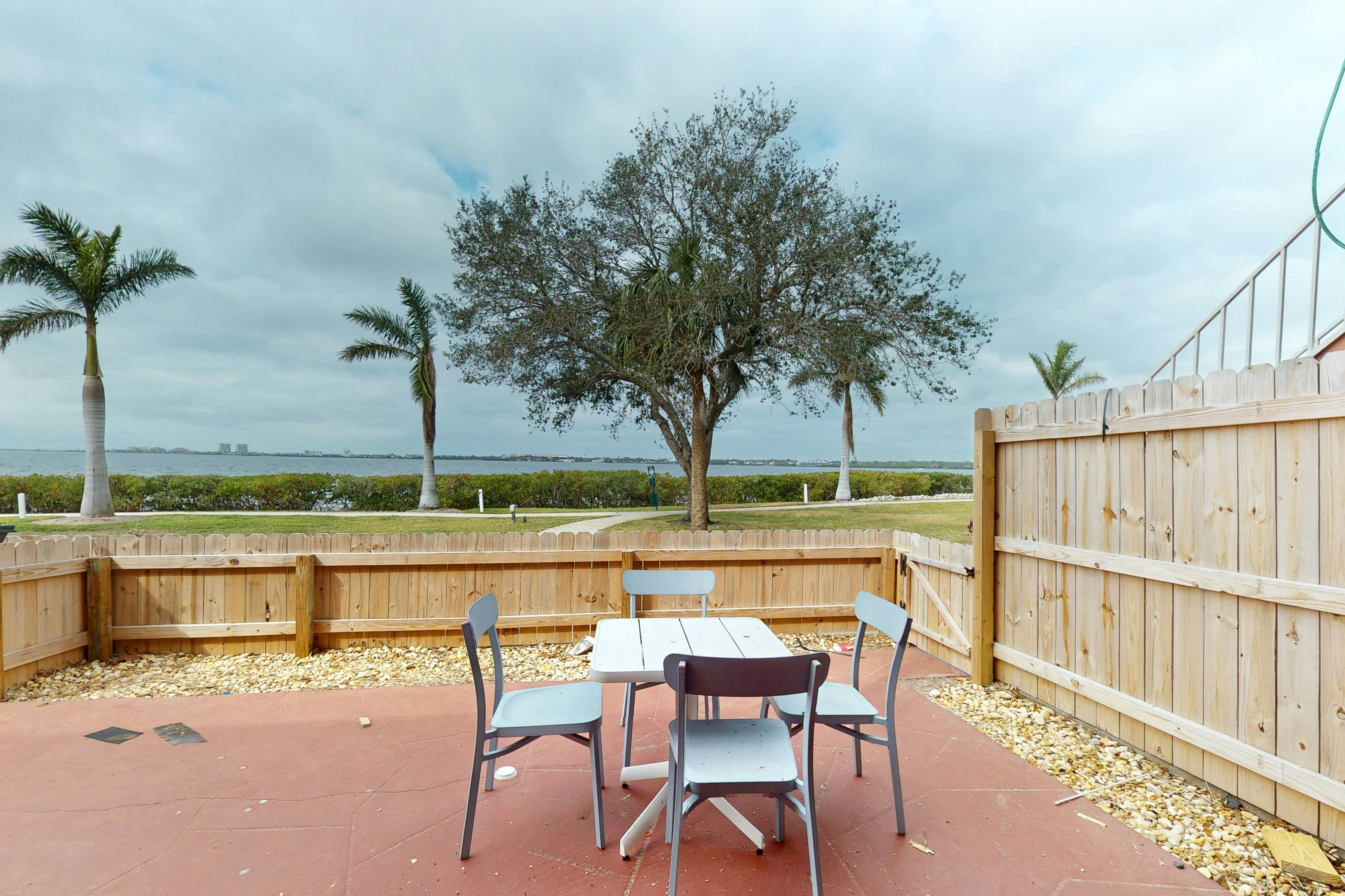 Carlton Arms View B1 # A