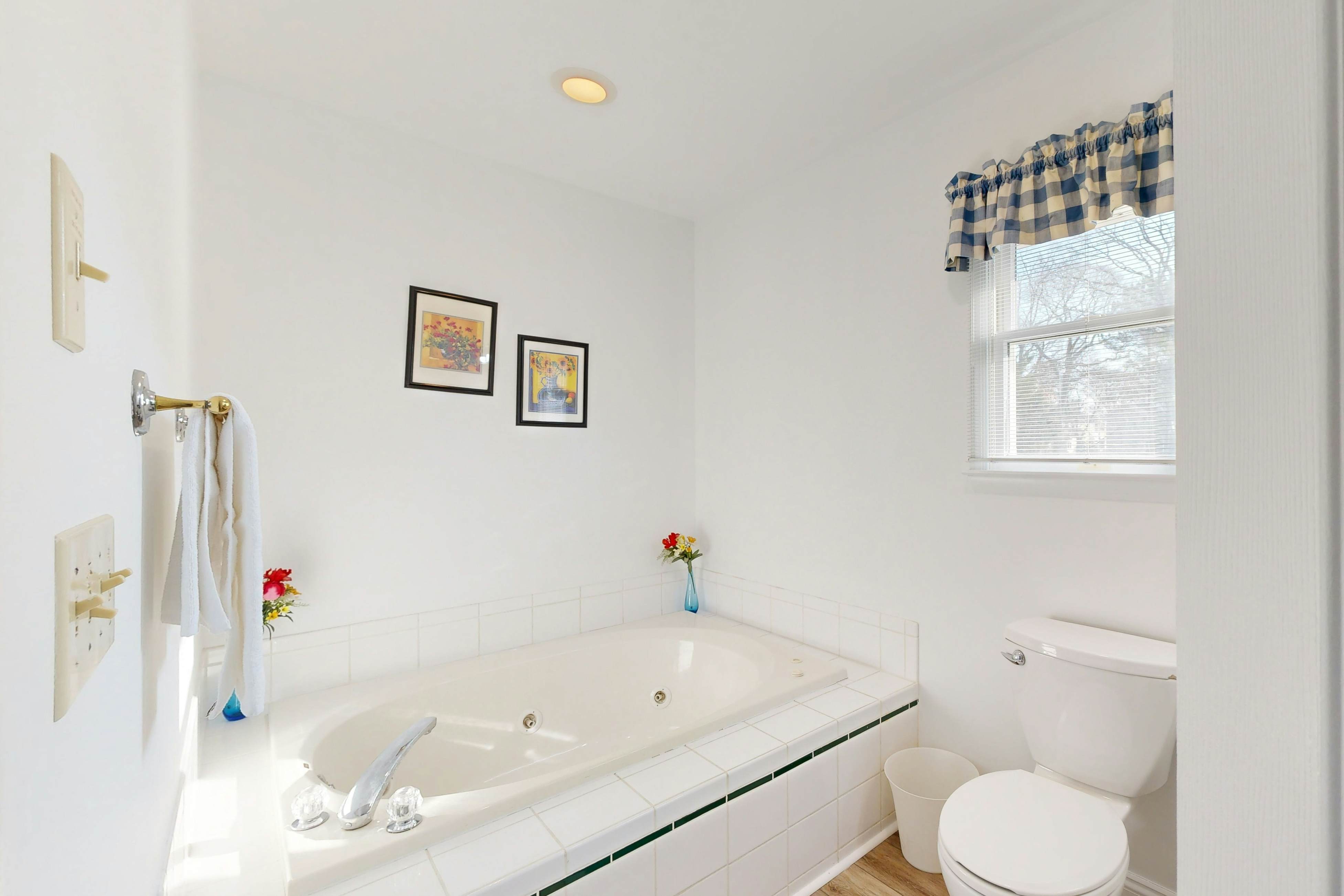 Salt Pond - 1 Heron Ct