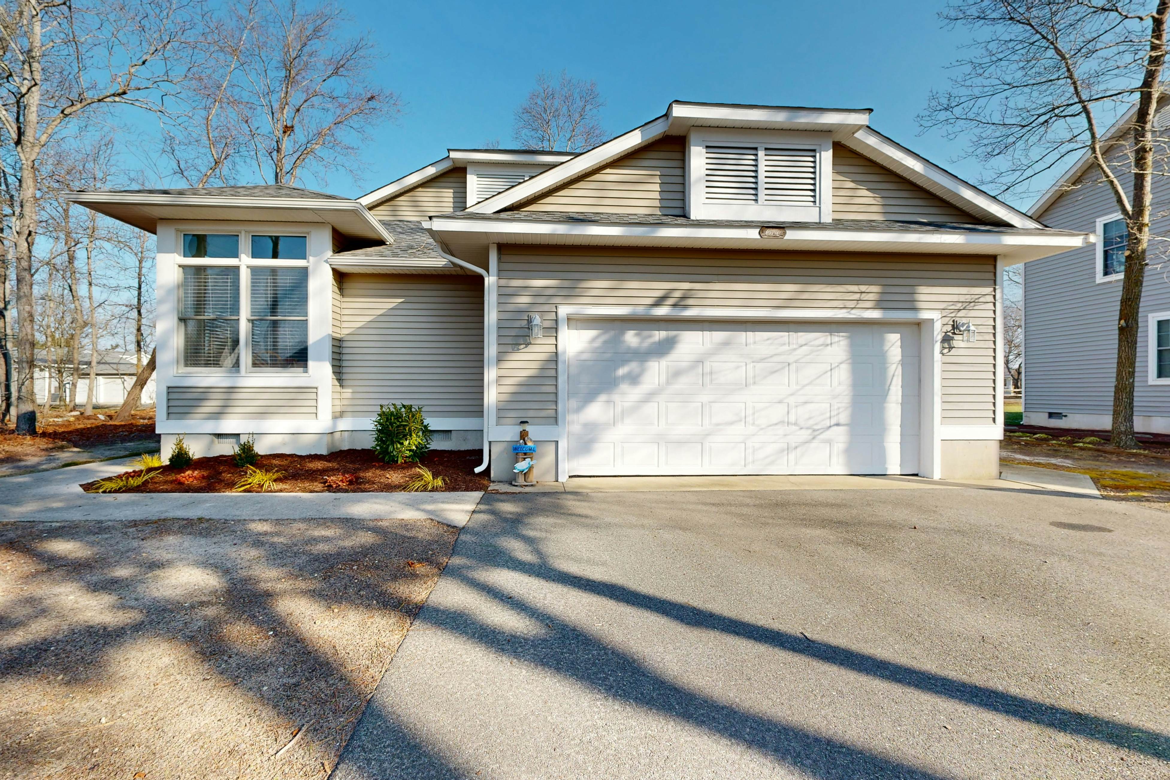 Salt Pond - 1 Heron Ct