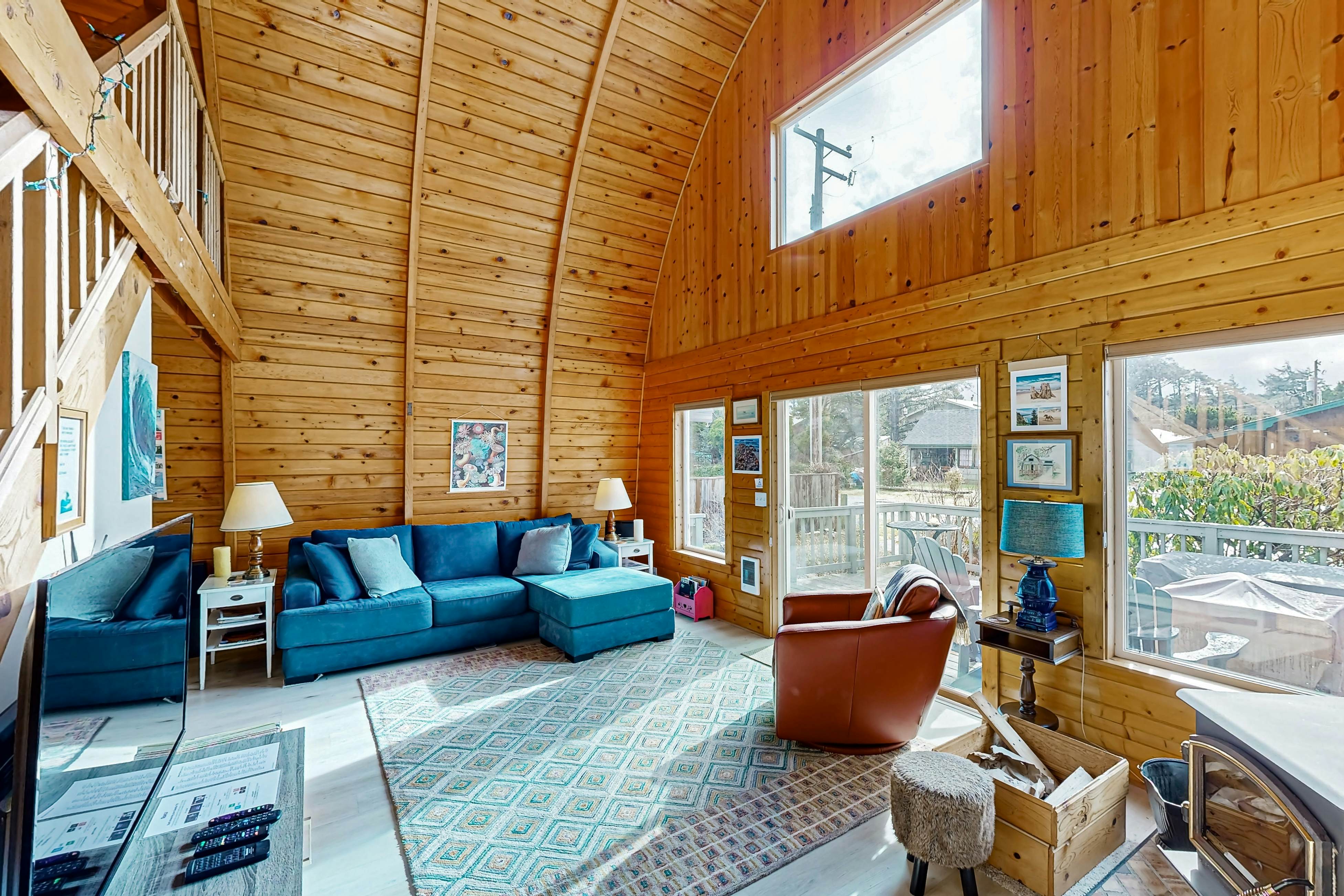 Hallie Hideaway - MCA 329