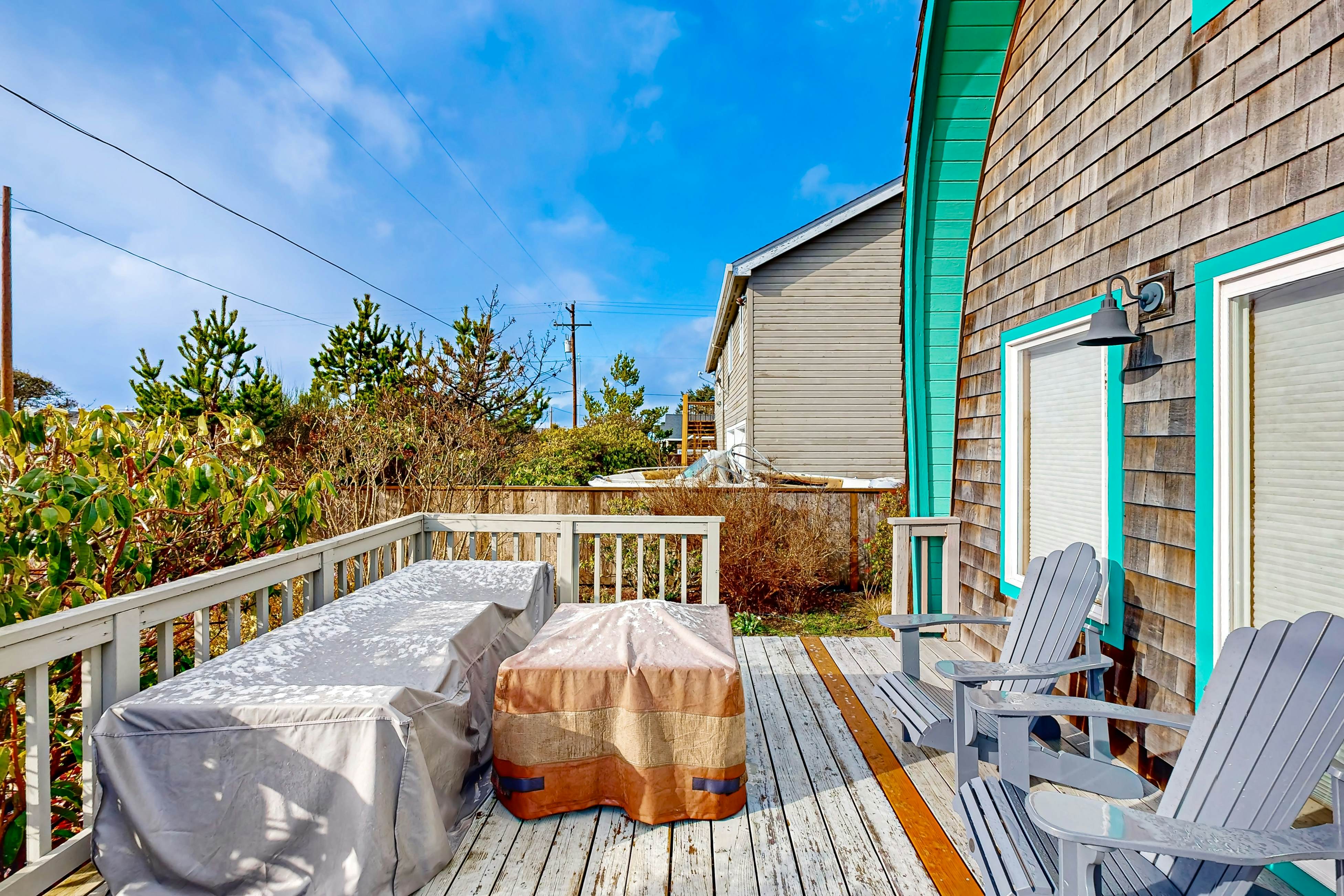 Hallie Hideaway - MCA 329