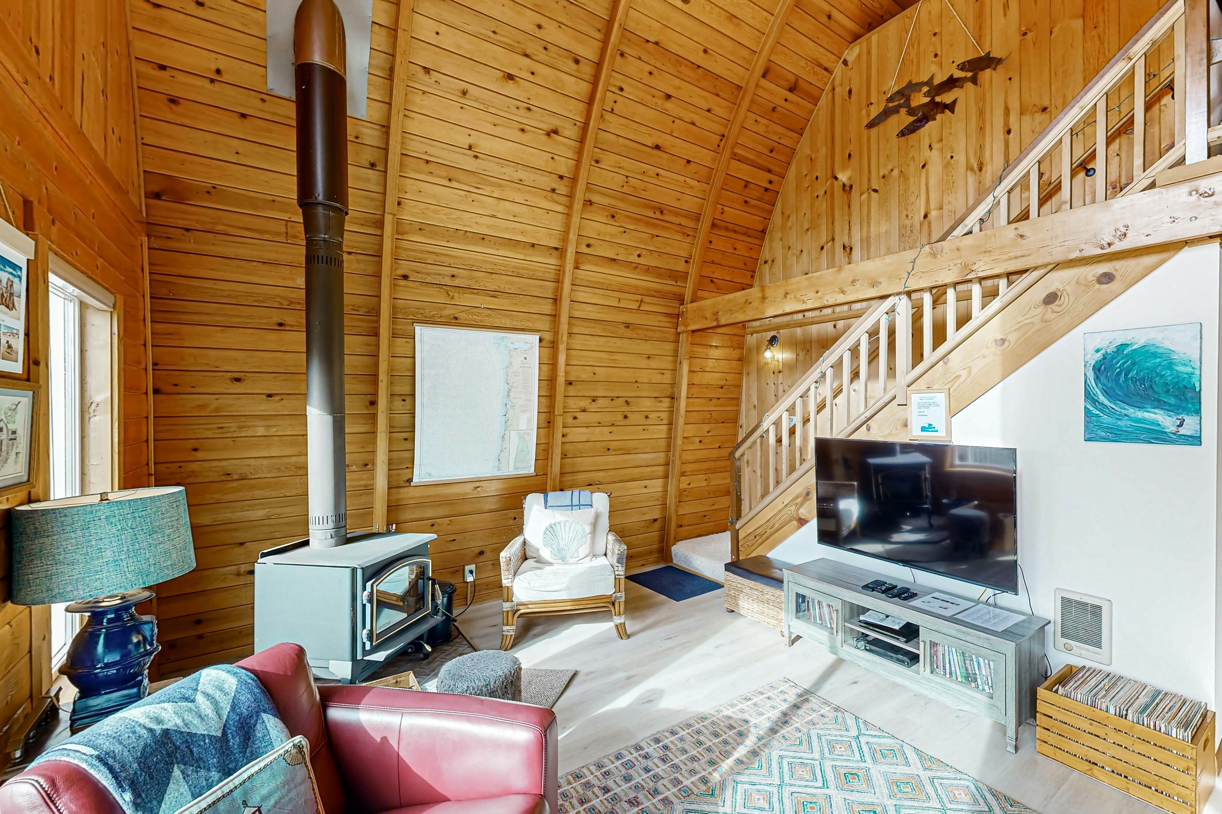 Hallie Hideaway - MCA 329