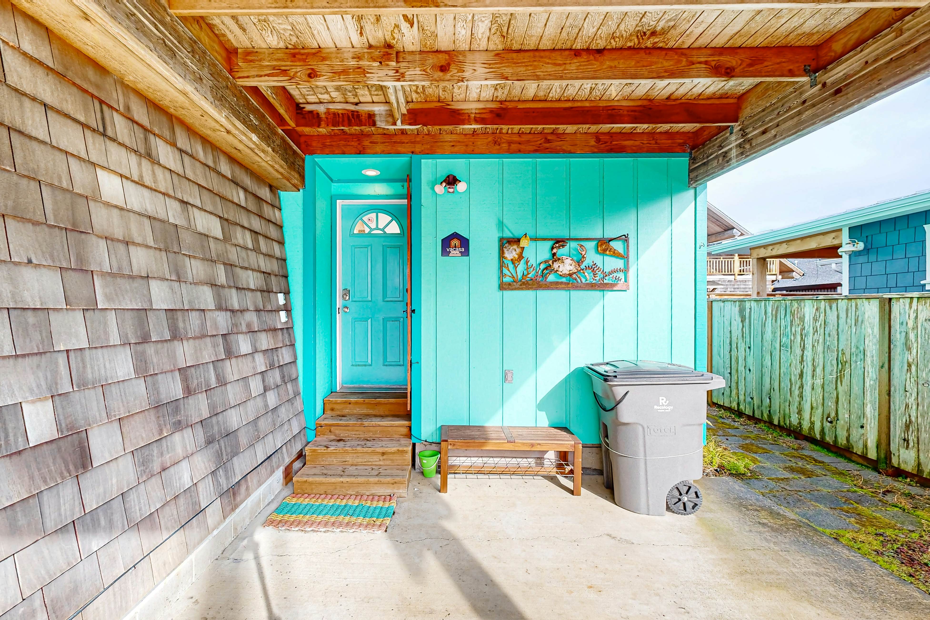 Hallie Hideaway - MCA 329