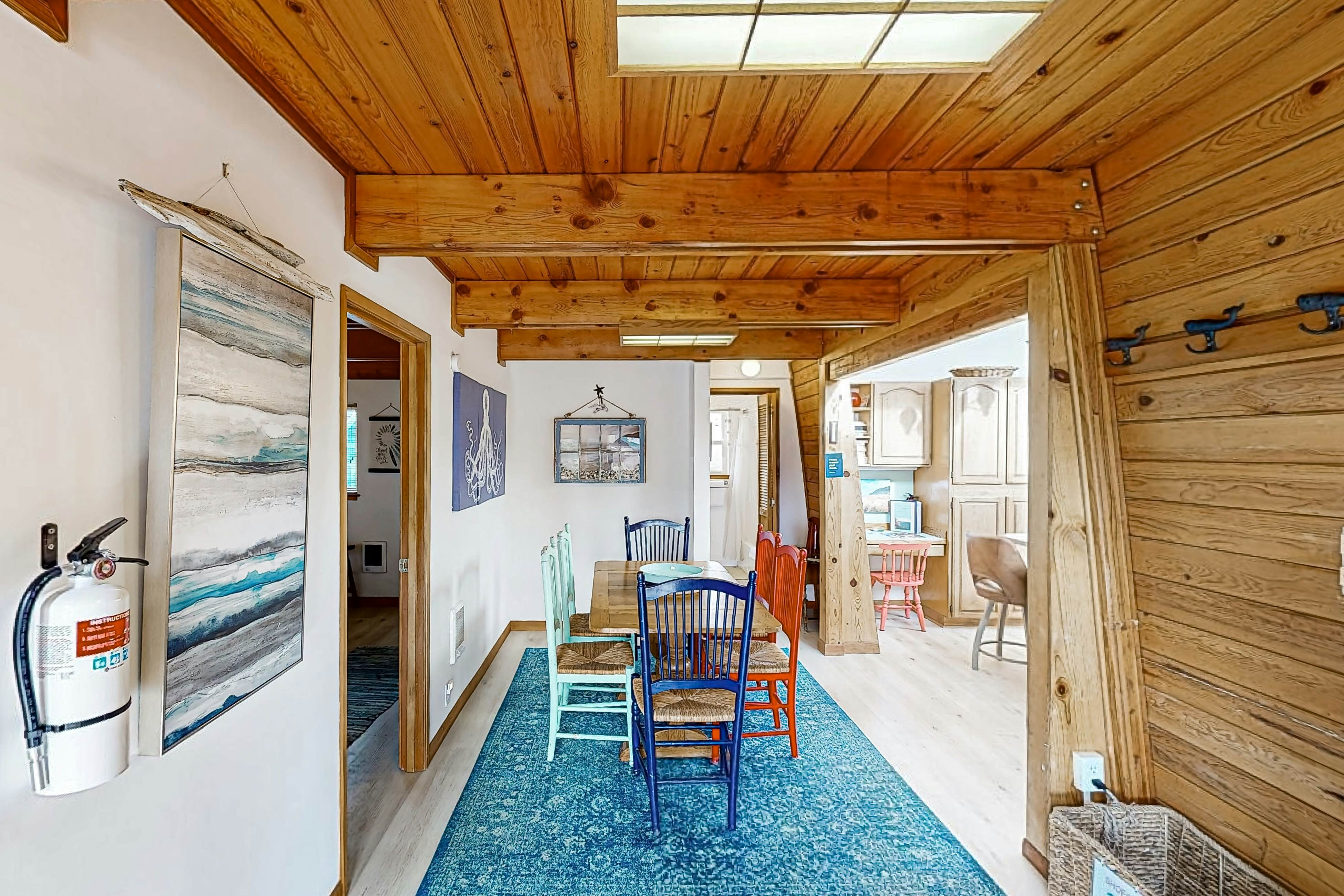 Hallie Hideaway - MCA 329